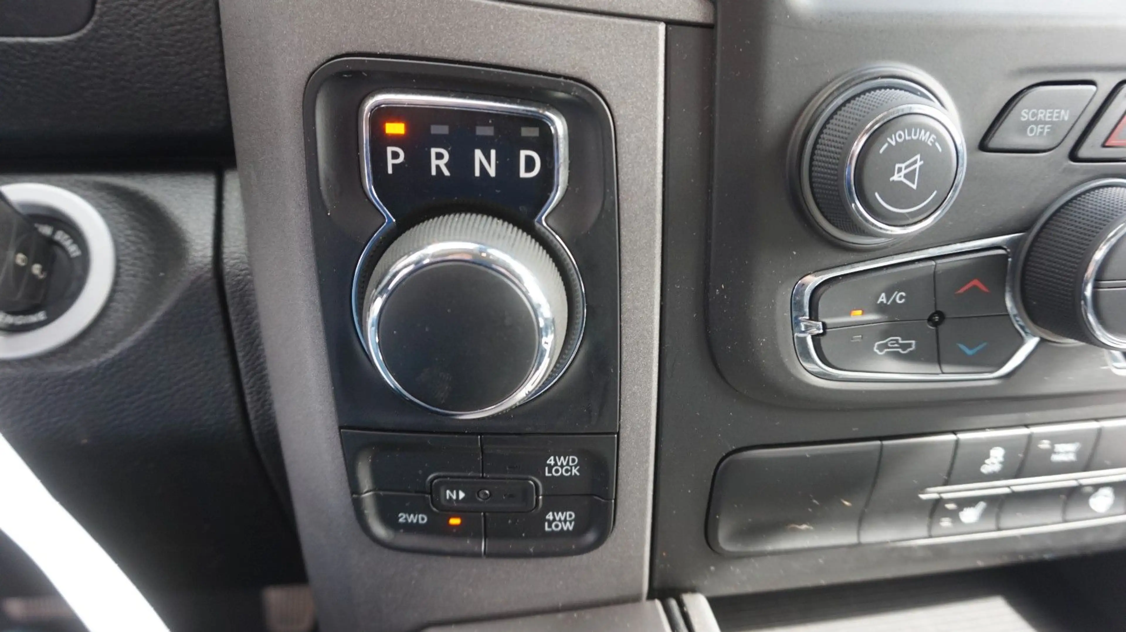 Dodge RAM 1500 HEMI 5.7  Gen.4* Hoch+Breit*Leder*4x4* — photo 23