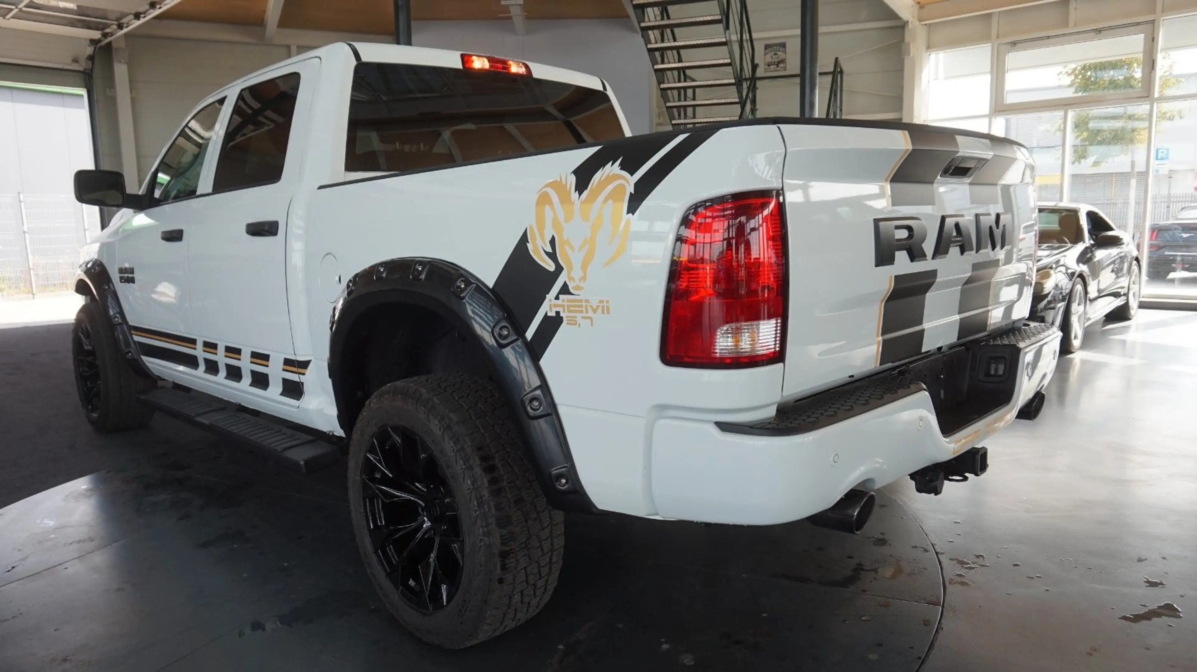 Dodge RAM 1500 HEMI 5.7  Gen.4* Hoch+Breit*Leder*4x4* — photo 7