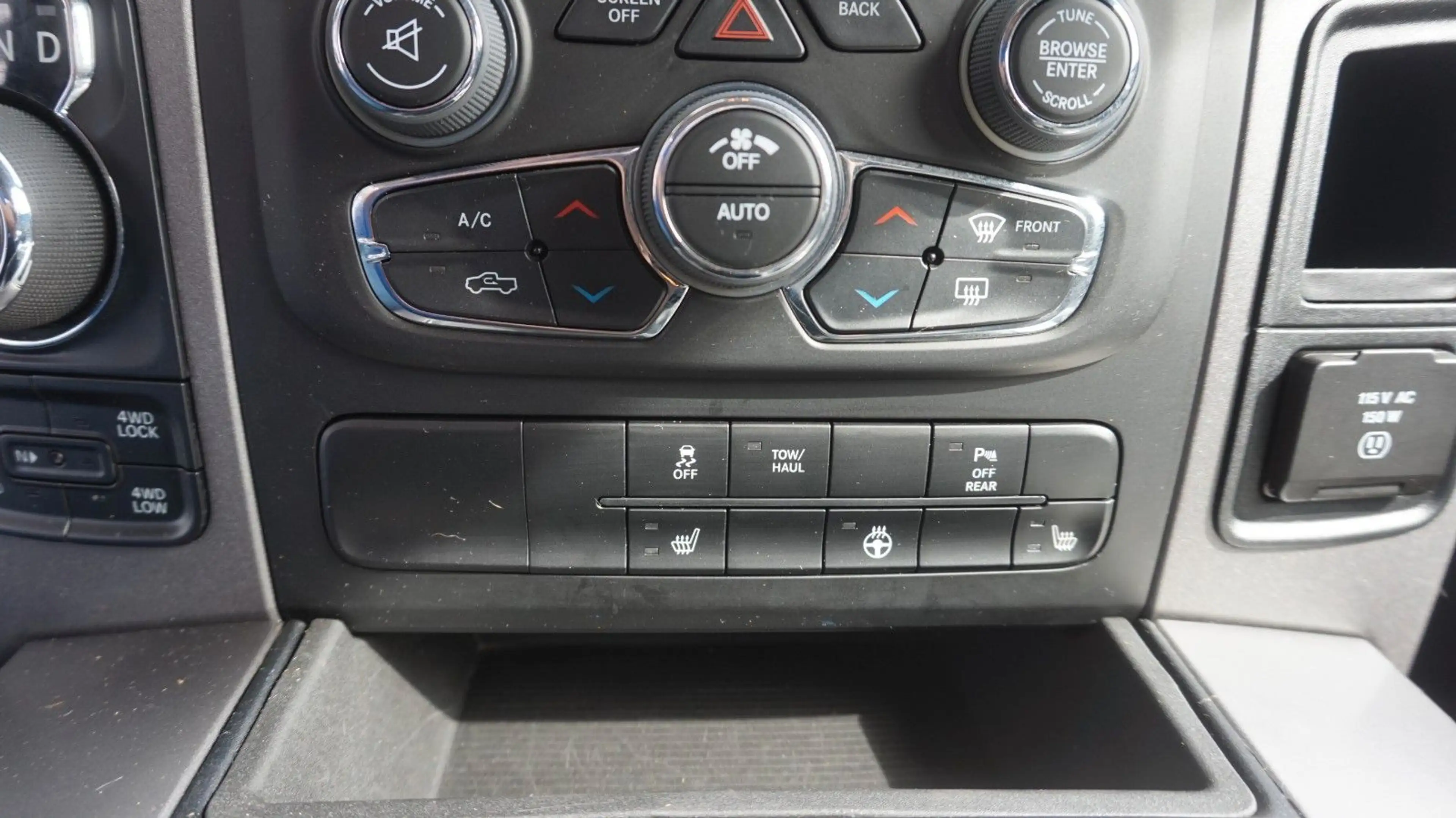 Dodge RAM 1500 HEMI 5.7  Gen.4* Hoch+Breit*Leder*4x4* — photo 21