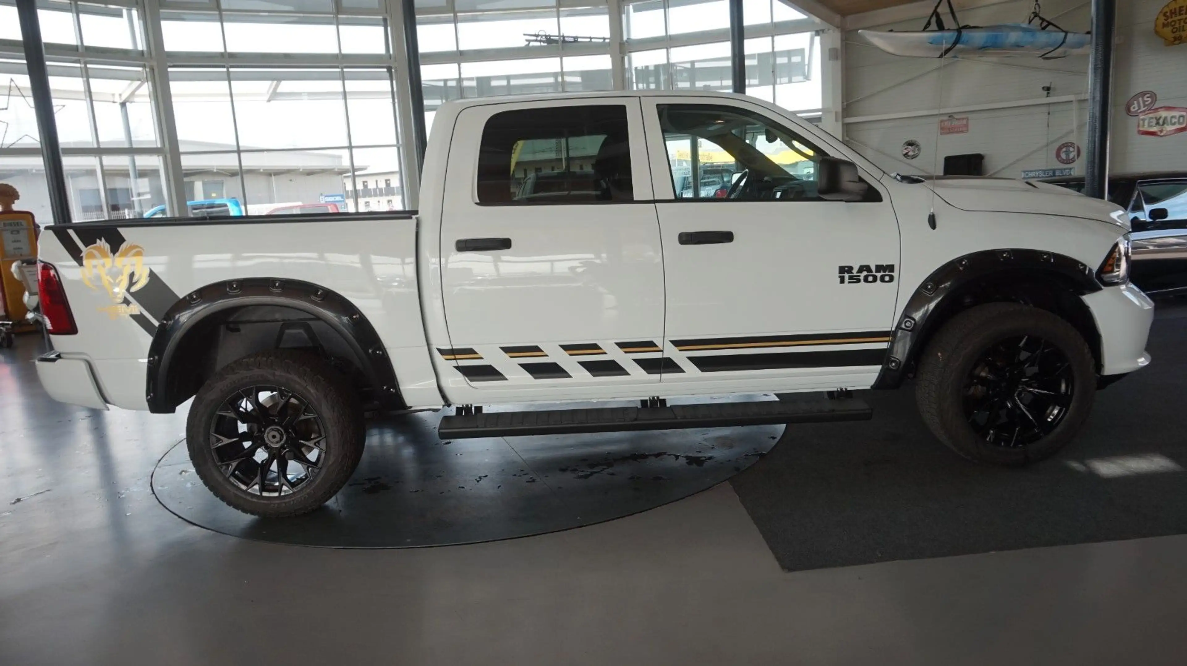 Dodge RAM 1500 HEMI 5.7  Gen.4* Hoch+Breit*Leder*4x4* — photo 3