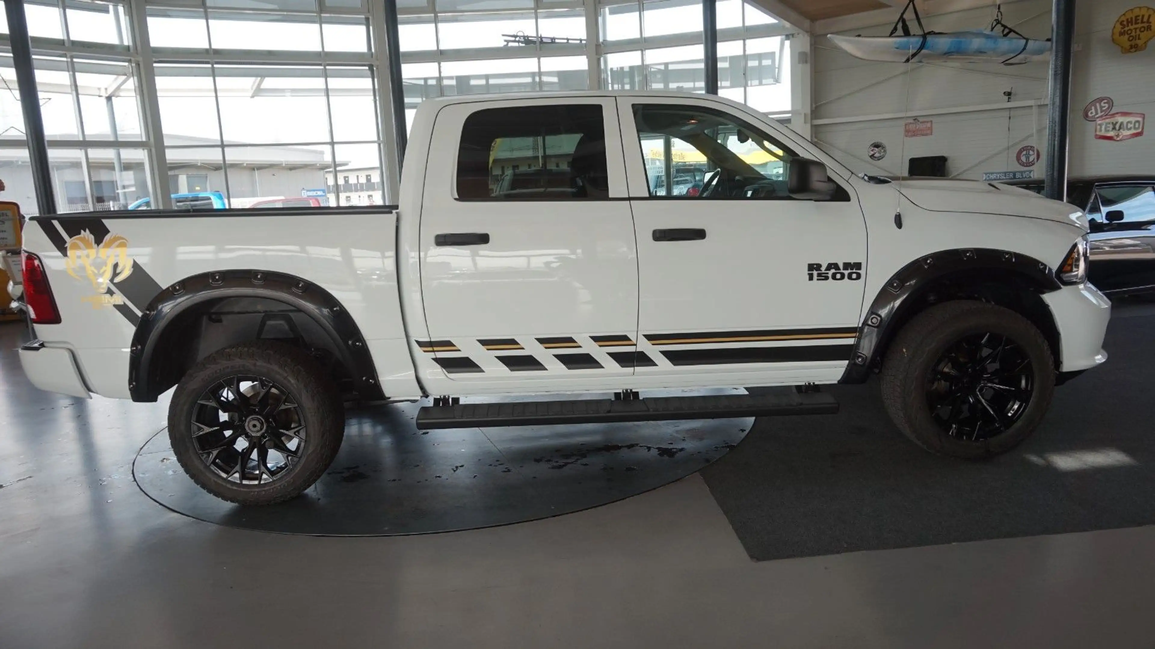 Dodge RAM 1500 HEMI 5.7  Gen.4* Hoch+Breit*Leder*4x4* — photo 6