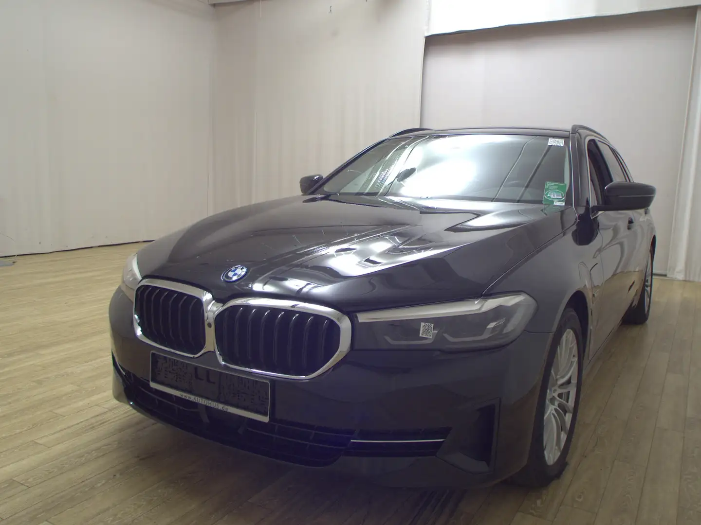BMW 530 e Touring Leder Navi LED LC-Pro RfK AHK DA+ Schwarz - 2