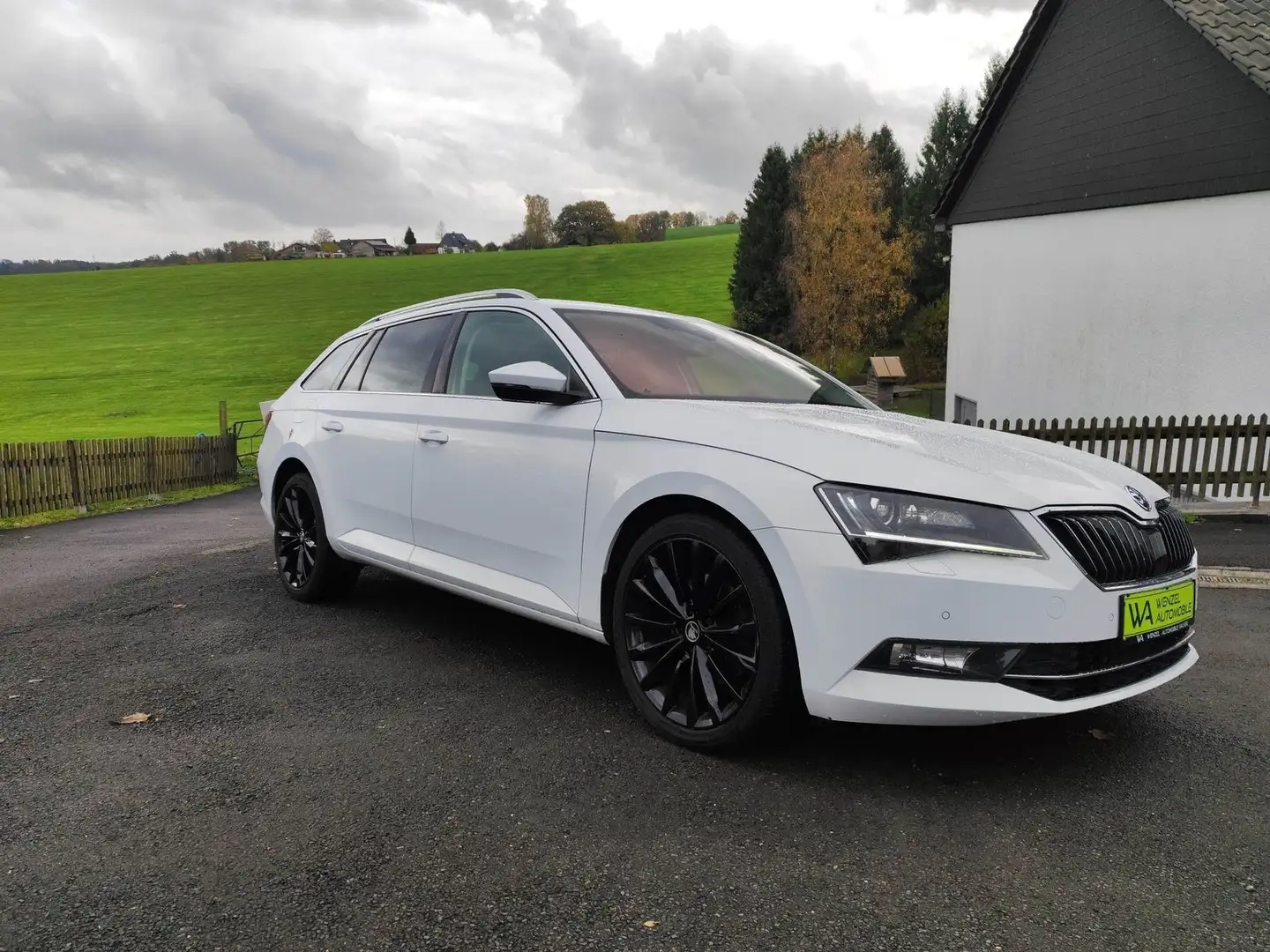 Skoda Superb Combi Style *KAM*SH*NAVI*19ZOLL*DSG* Blanc - 1