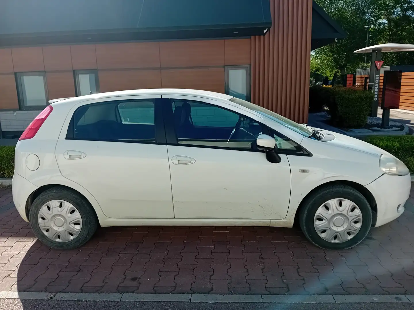 Fiat Grande Punto 5 p 1.2 Active 65cv - 1