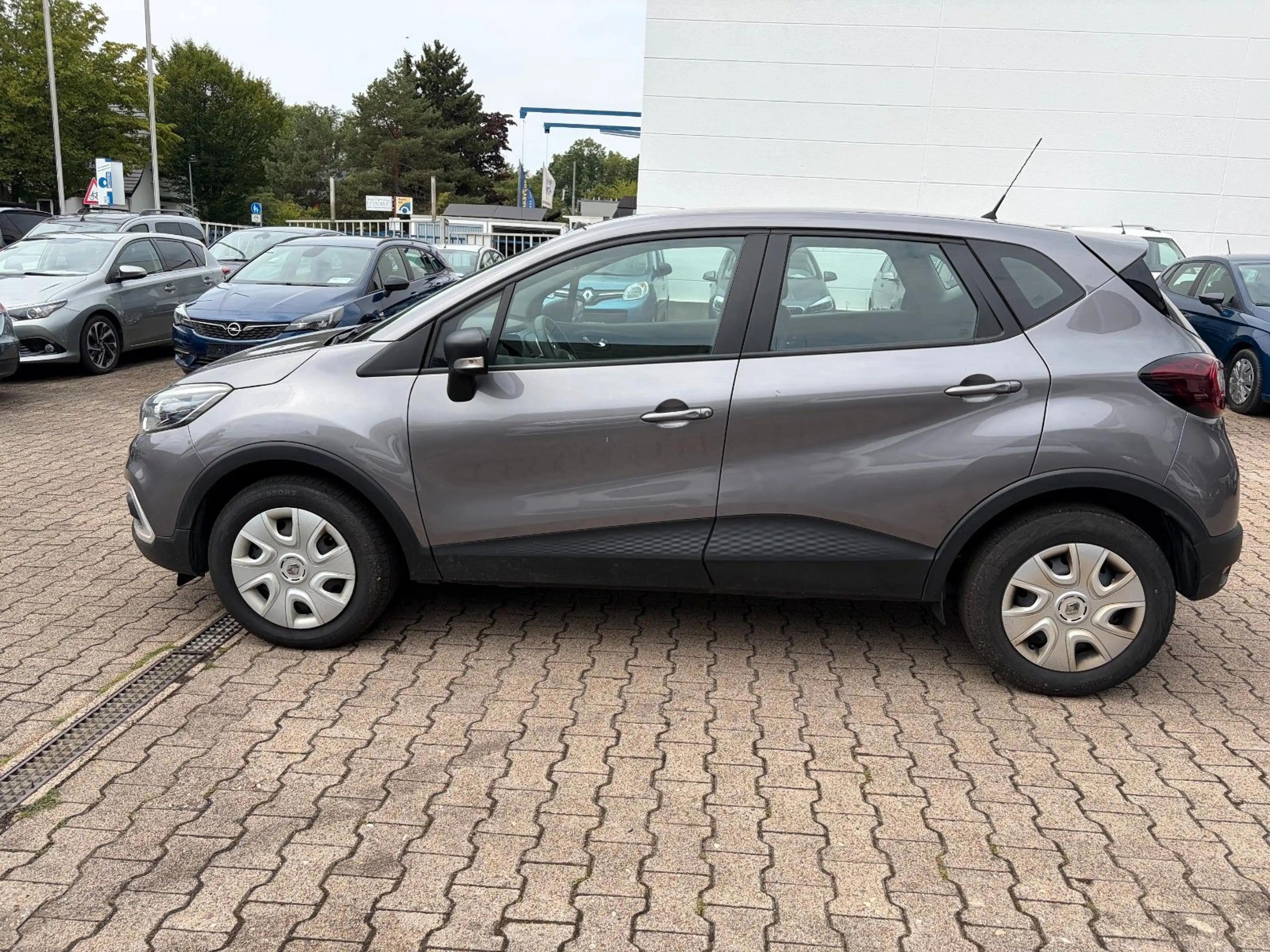 Renault Captur Life*BT*KLIMA*TEMPOMAT* — photo 8