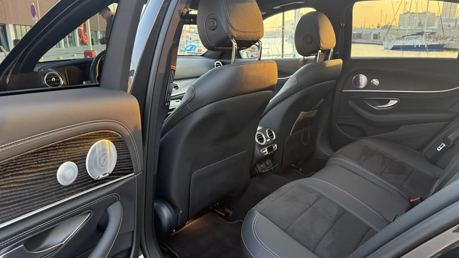 Mercedes-Benz E 300 4Matic 9G-TRONIC - 2