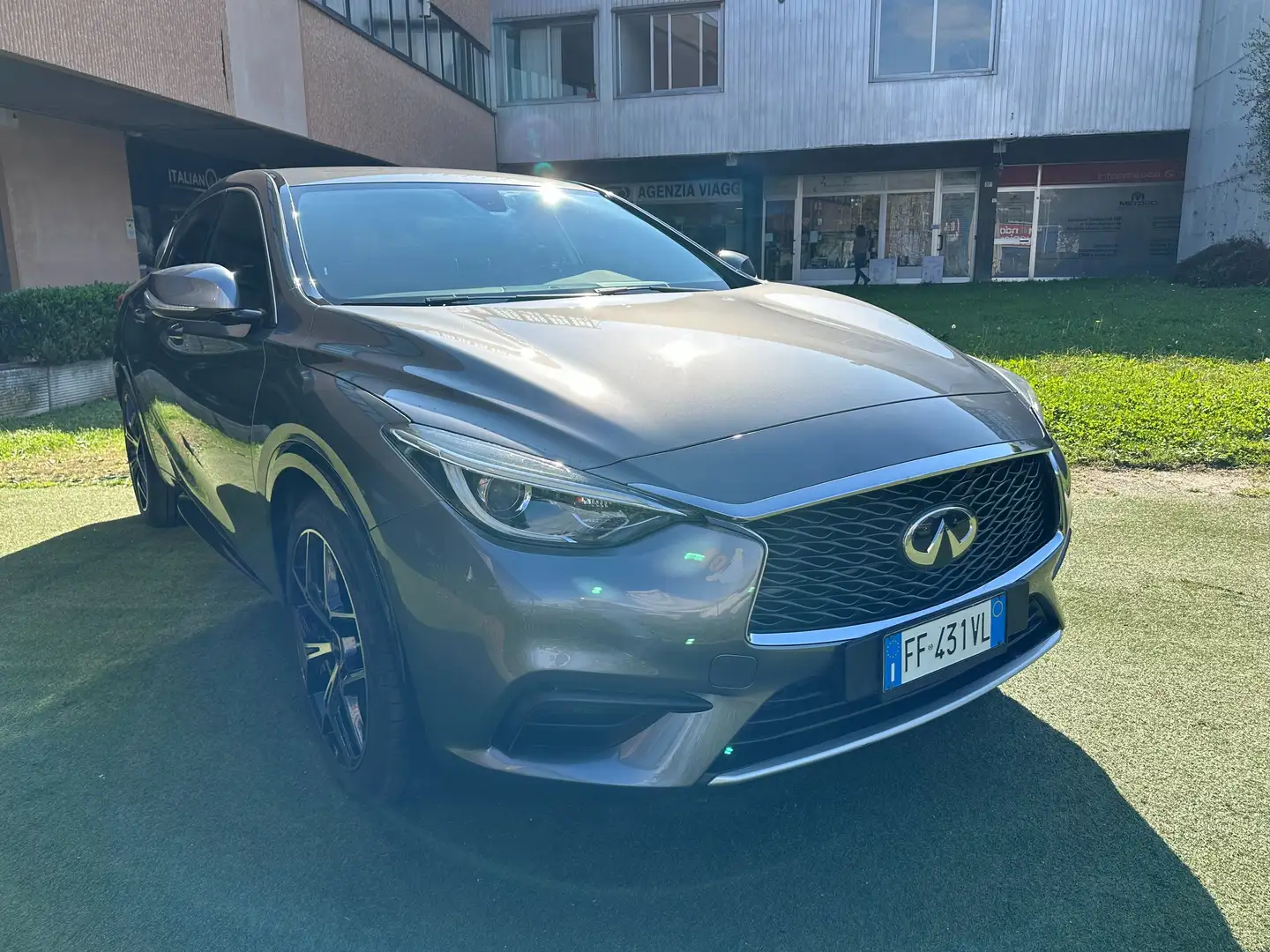 Infiniti Q30 1.5d Business 109cv E6 UNIPROP. OK NEOPATENTATI Gris - 2