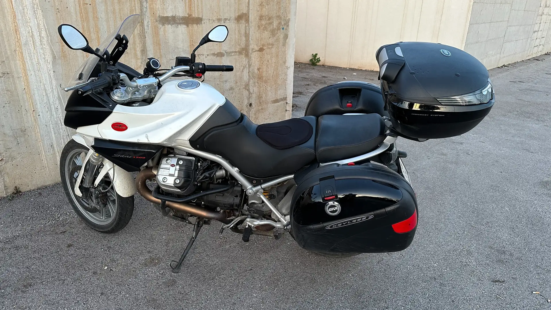 Moto Guzzi Stelvio 1200 Stelvio 1200 8V Weiß - 2