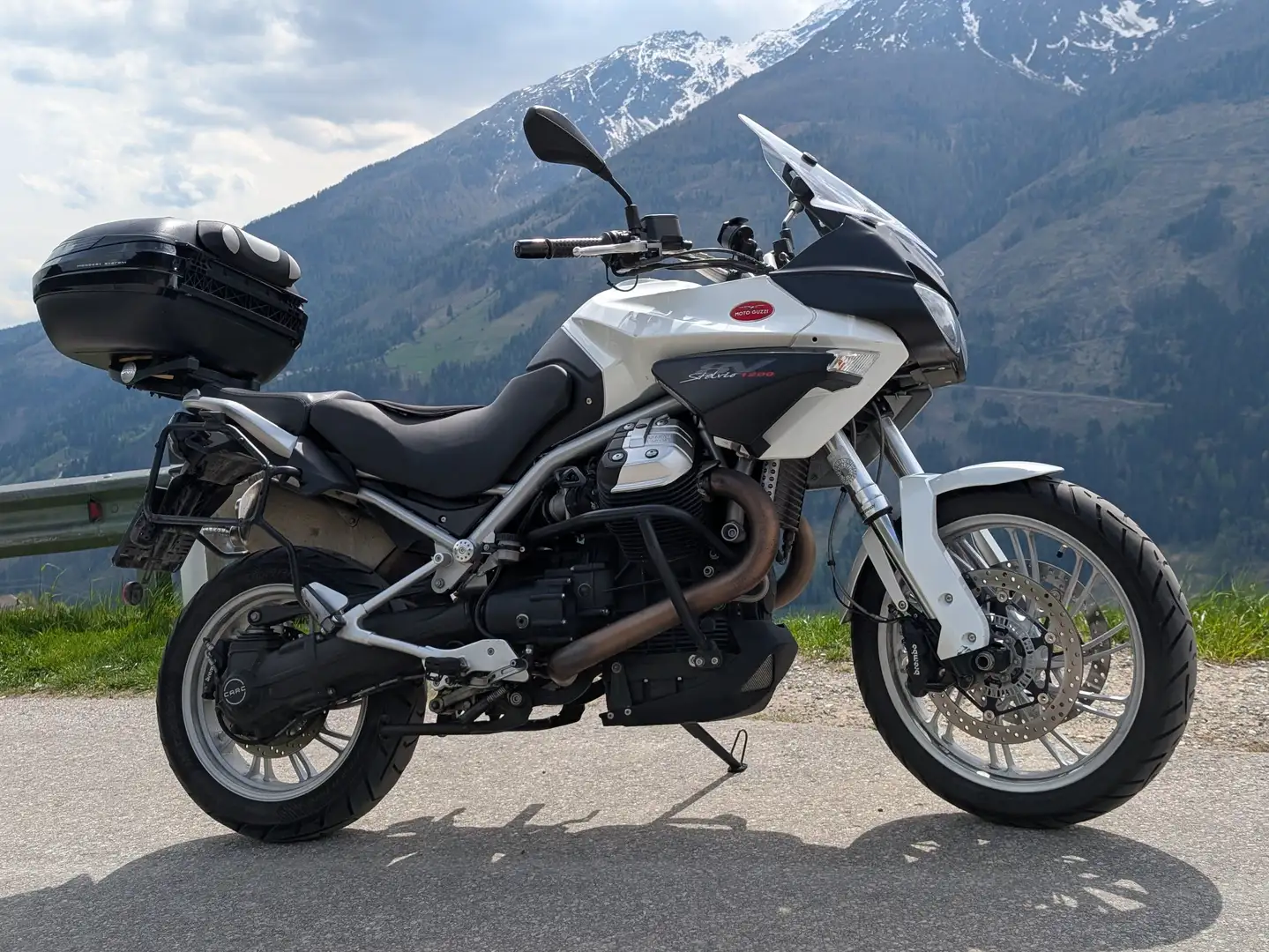 Moto Guzzi Stelvio 1200 Stelvio 1200 8V Weiß - 1