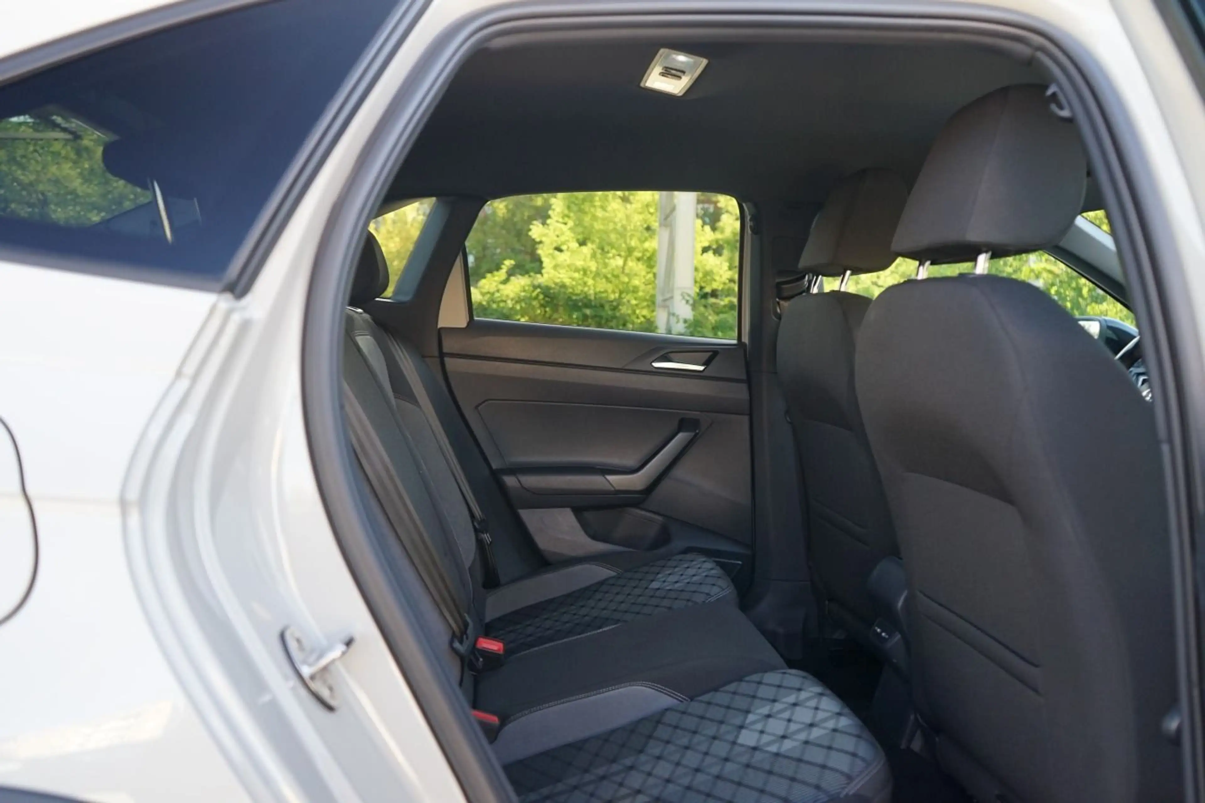 Volkswagen Taigo 1.0 TSI R-Line*LED-Matrix*ACC*Sitzheizung* — photo 9