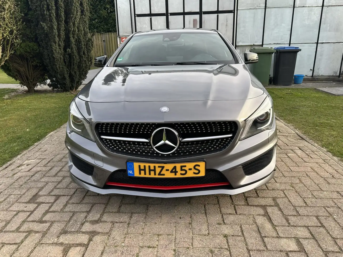Mercedes-Benz CLA 250 Shooting Brake AMG 4Matic Grijs - 2