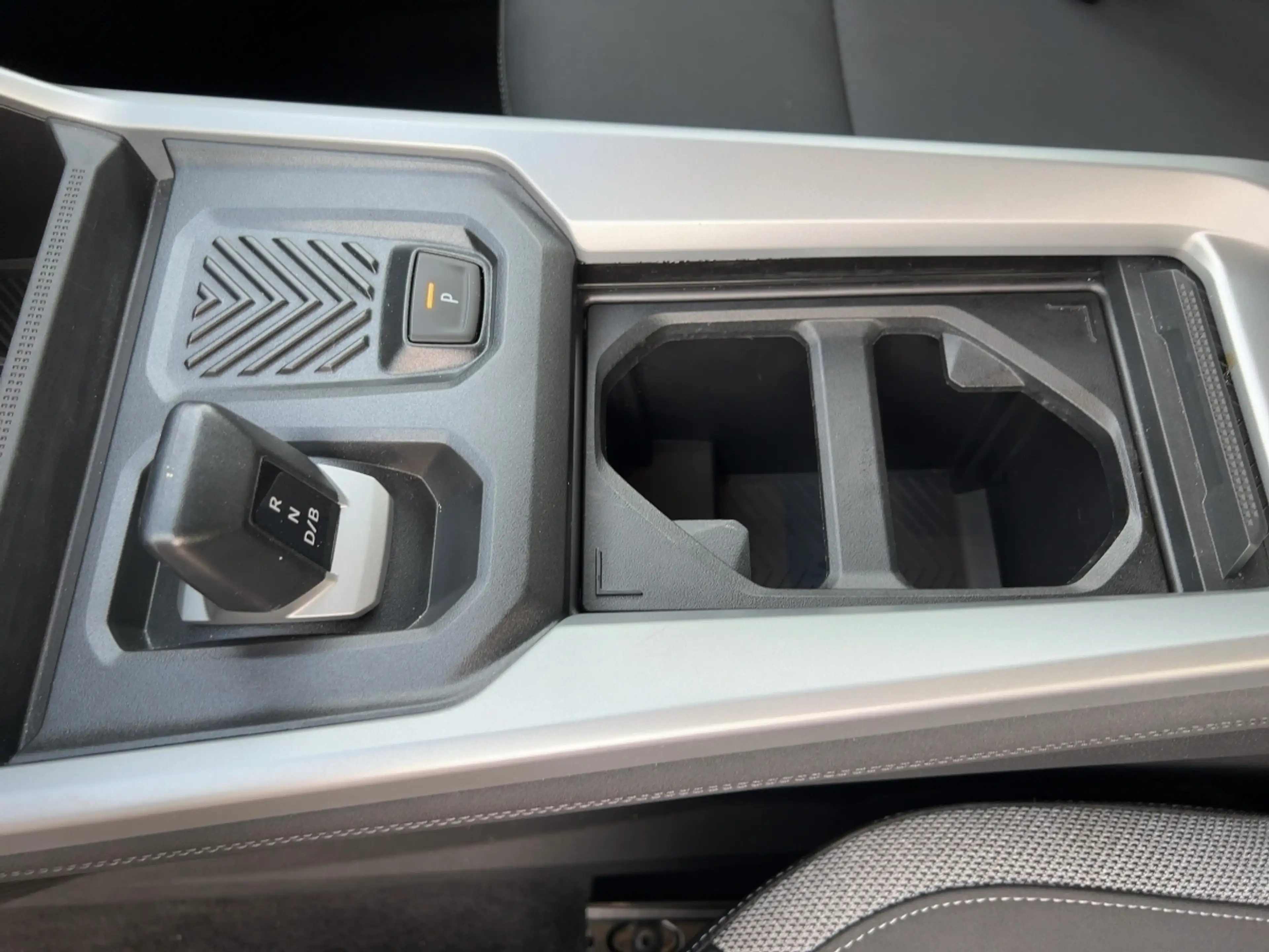 Dacia Bigster Journey HYBRID 155 Apple CarPlay PDC KLIMA — photo 14