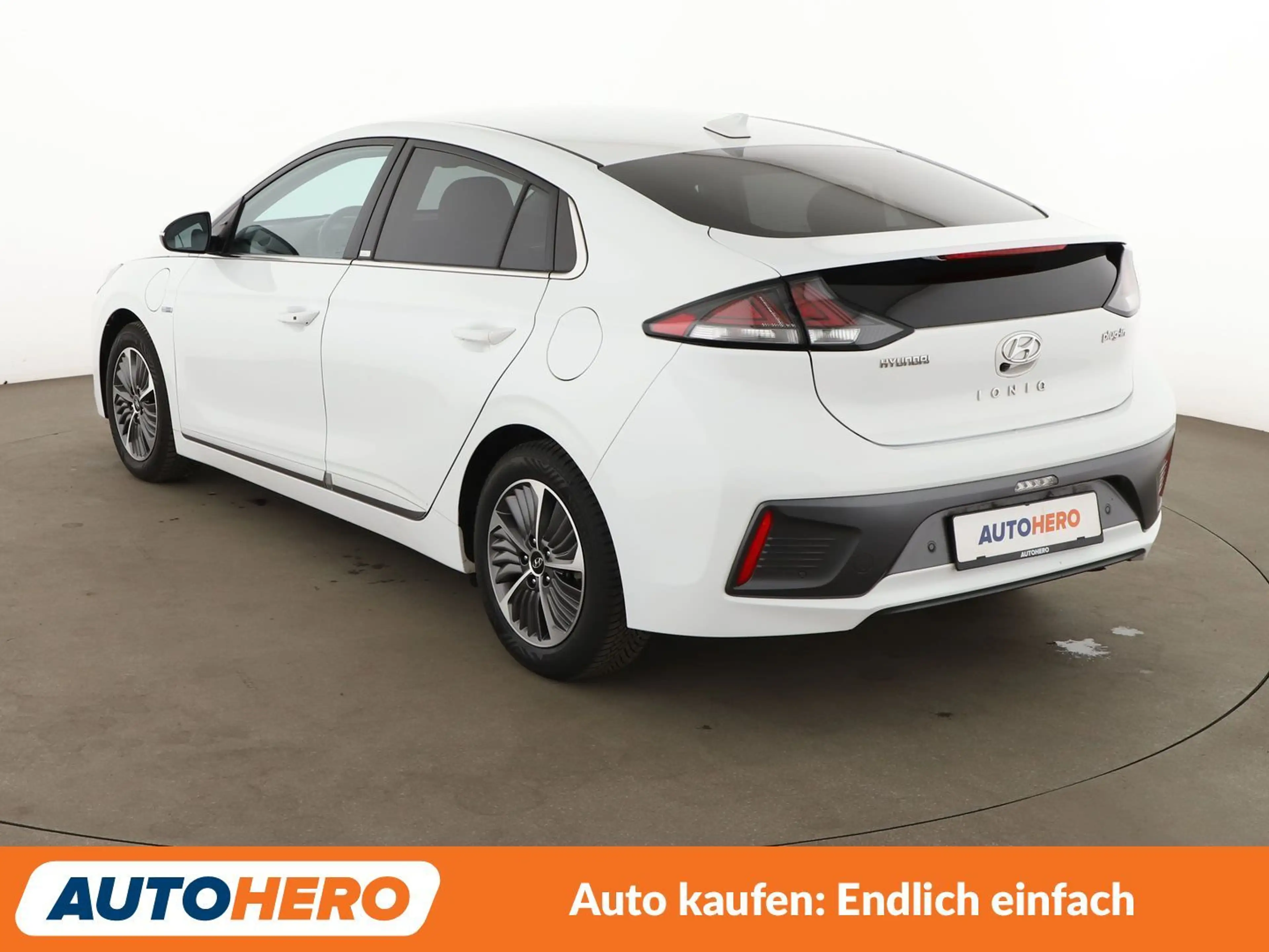 Hyundai IONIQ 1.6 Plug-in Hybrid Prime Aut.*NAVI*TEMPO*PDC* — photo 4