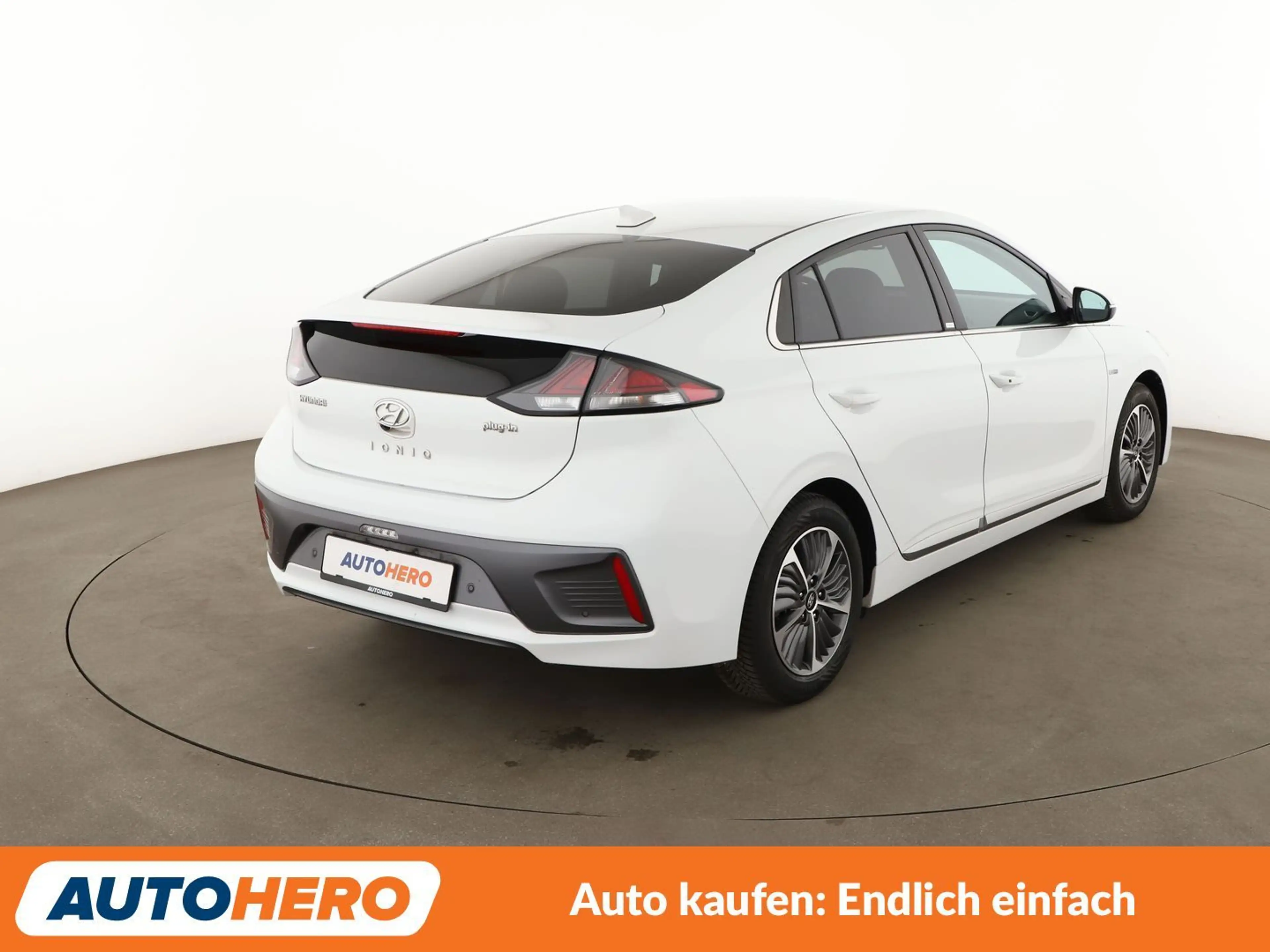 Hyundai IONIQ 1.6 Plug-in Hybrid Prime Aut.*NAVI*TEMPO*PDC* — photo 6