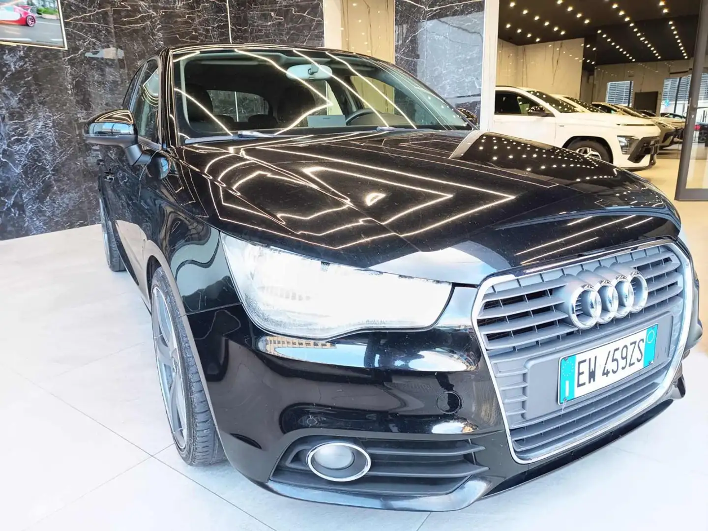 Audi A1 1.6 TDI 90 Cv S line edition plus Nero - 2