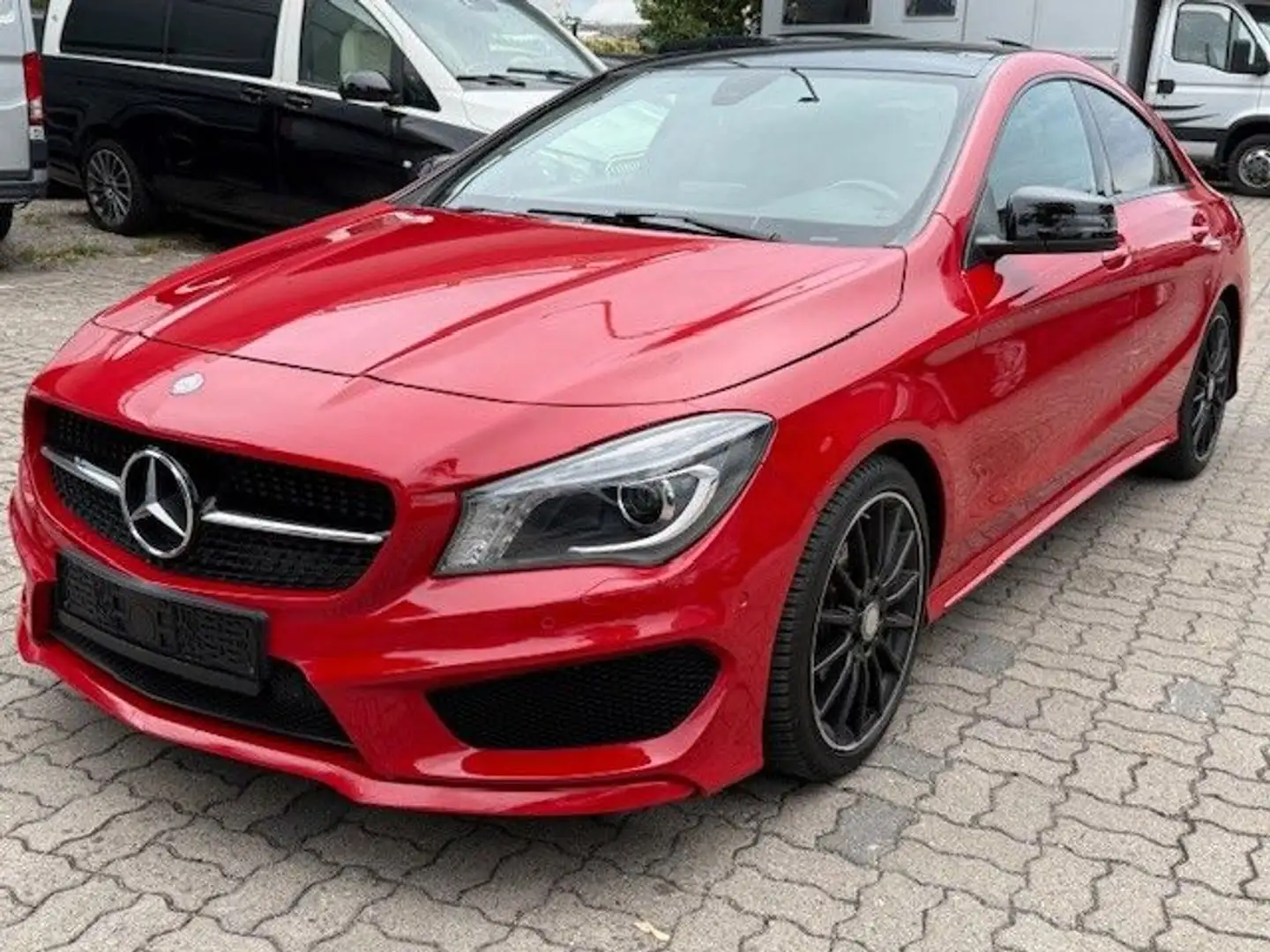 Mercedes-Benz CLA 180 AMG Line/Pano Navi Rot - 2