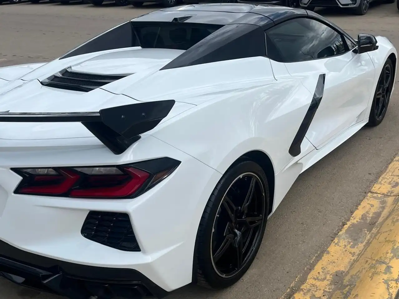 Chevrolet Corvette снимка Chevrolet Corvette