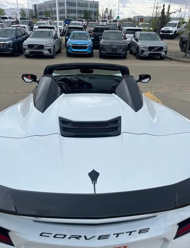 Chevrolet Corvette снимка Chevrolet Corvette