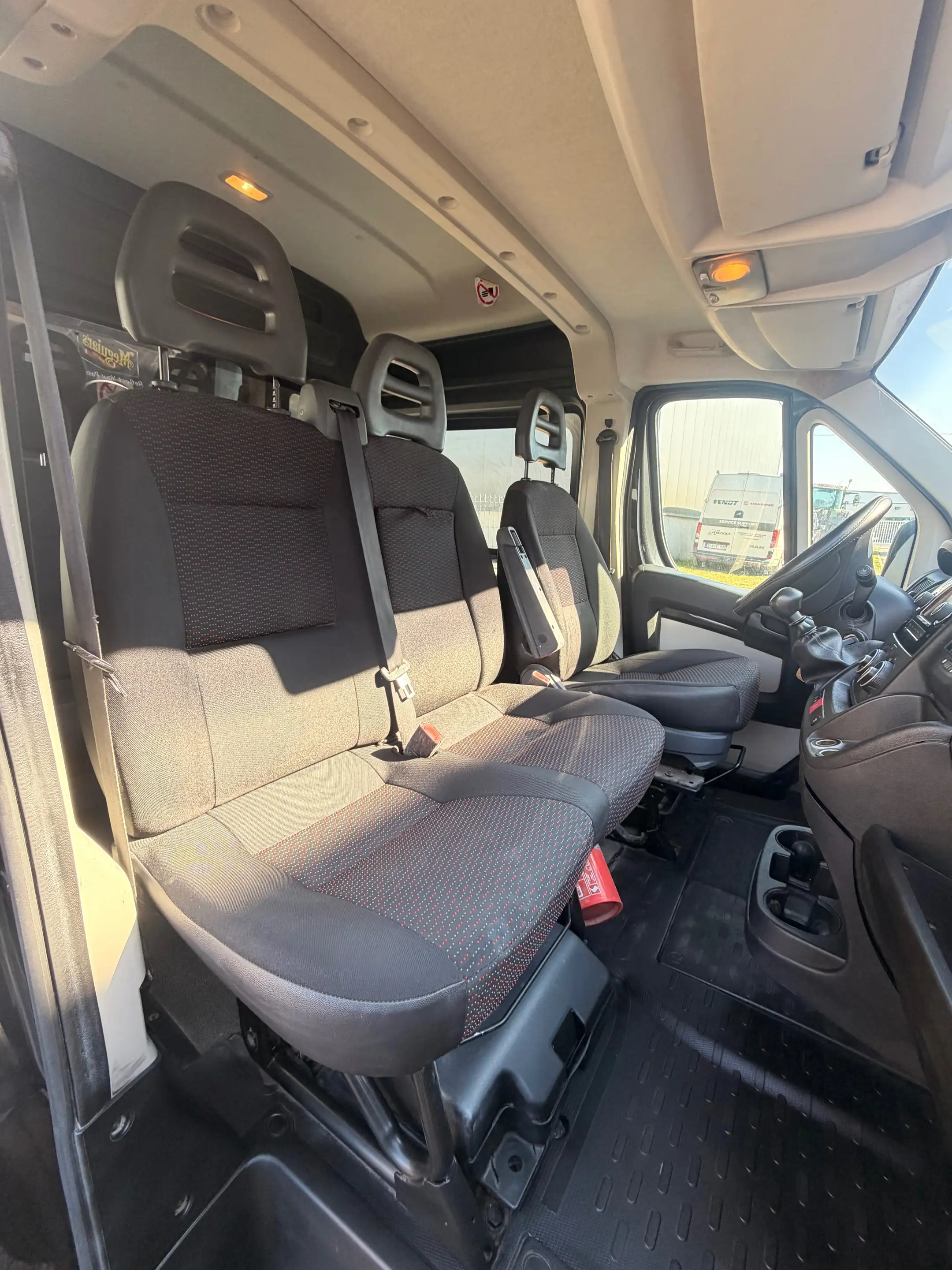 Peugeot Boxer 2.0 BlueHDi L3H2 Utility Doub.Cabine S/S — photo 12