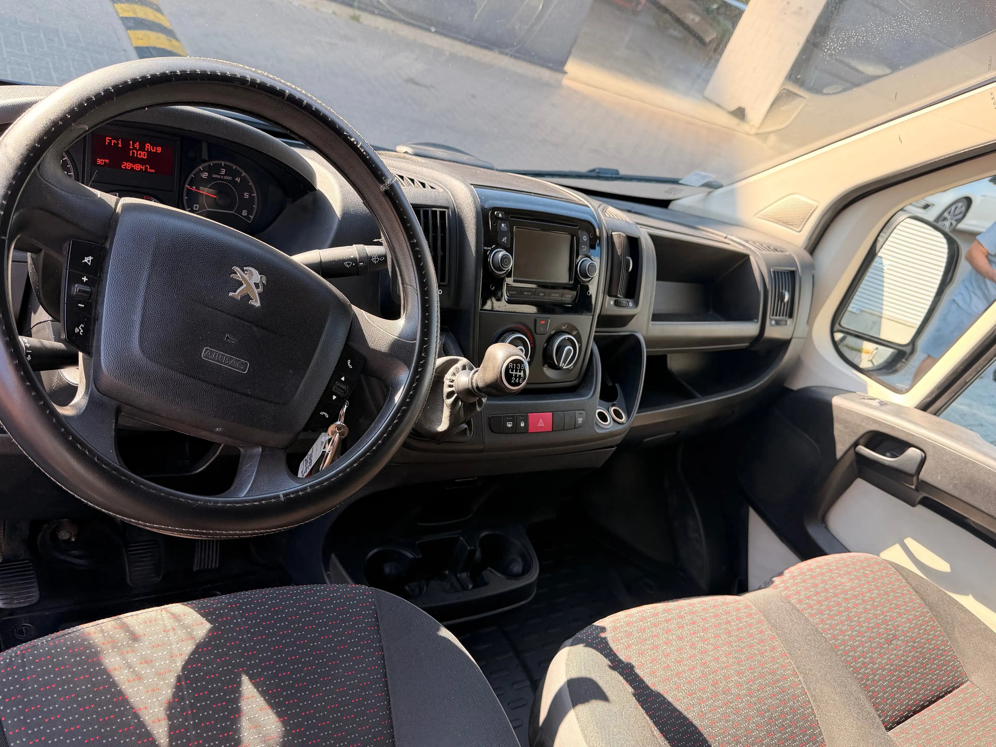 Peugeot Boxer 2.0 BlueHDi L3H2 Utility Doub.Cabine S/S — photo 3