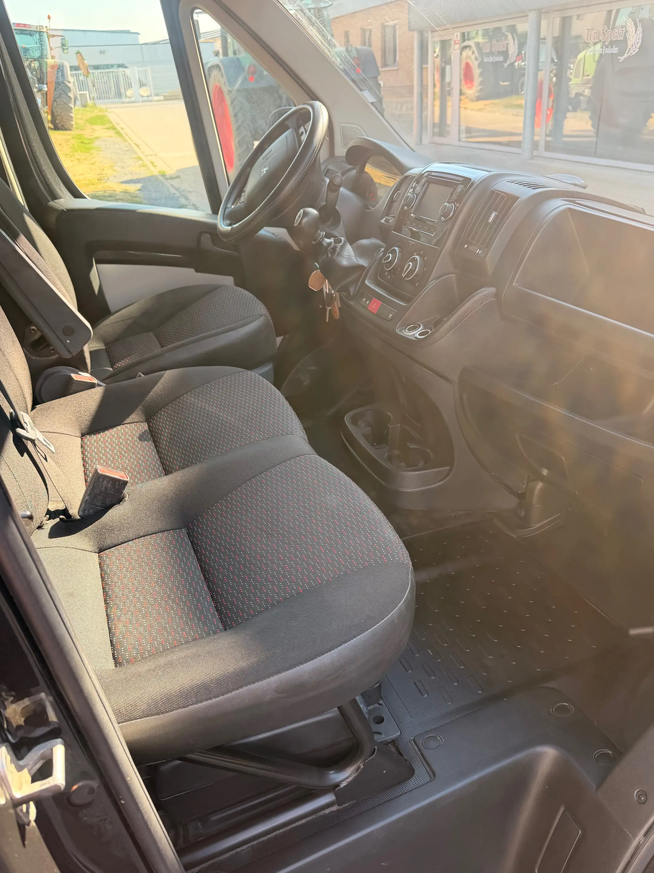 Peugeot Boxer 2.0 BlueHDi L3H2 Utility Doub.Cabine S/S — photo 13