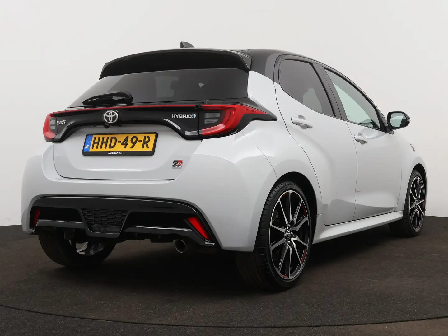 Toyota Yaris 1.5 Hybrid GR Sport Limited | Navigatie | Camera | Grau - 2