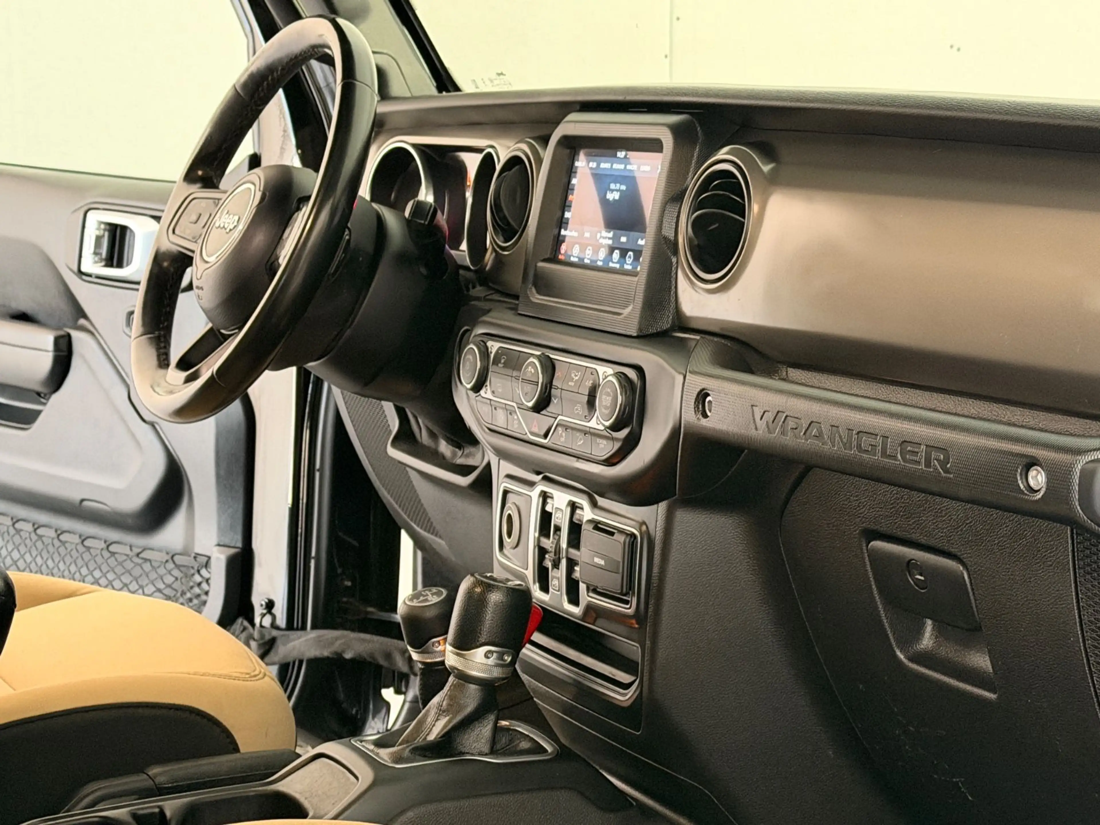 Jeep Wrangler / Wrangler Unlimited Sport — photo 13