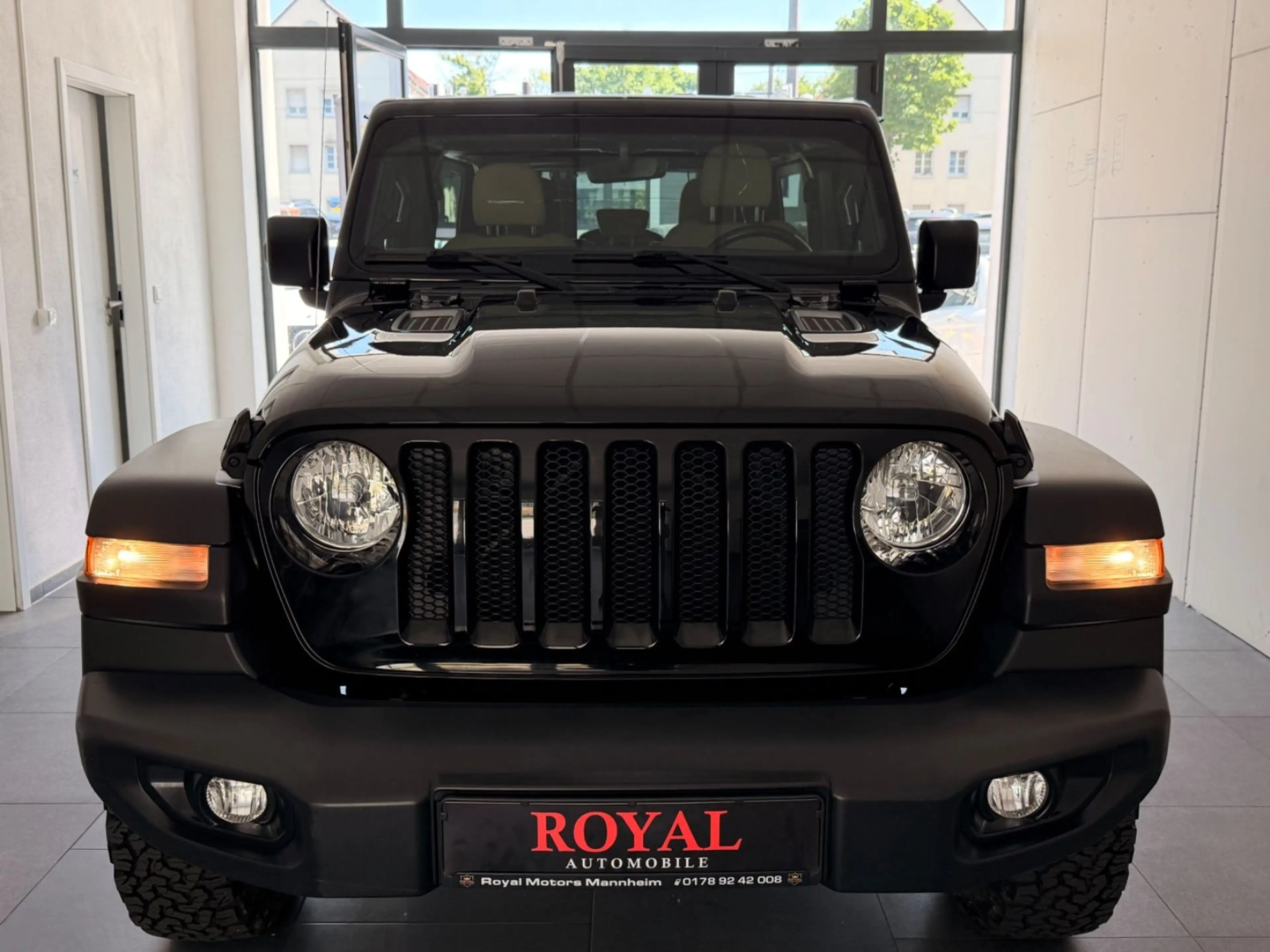 Jeep Wrangler / Wrangler Unlimited Sport — photo 3