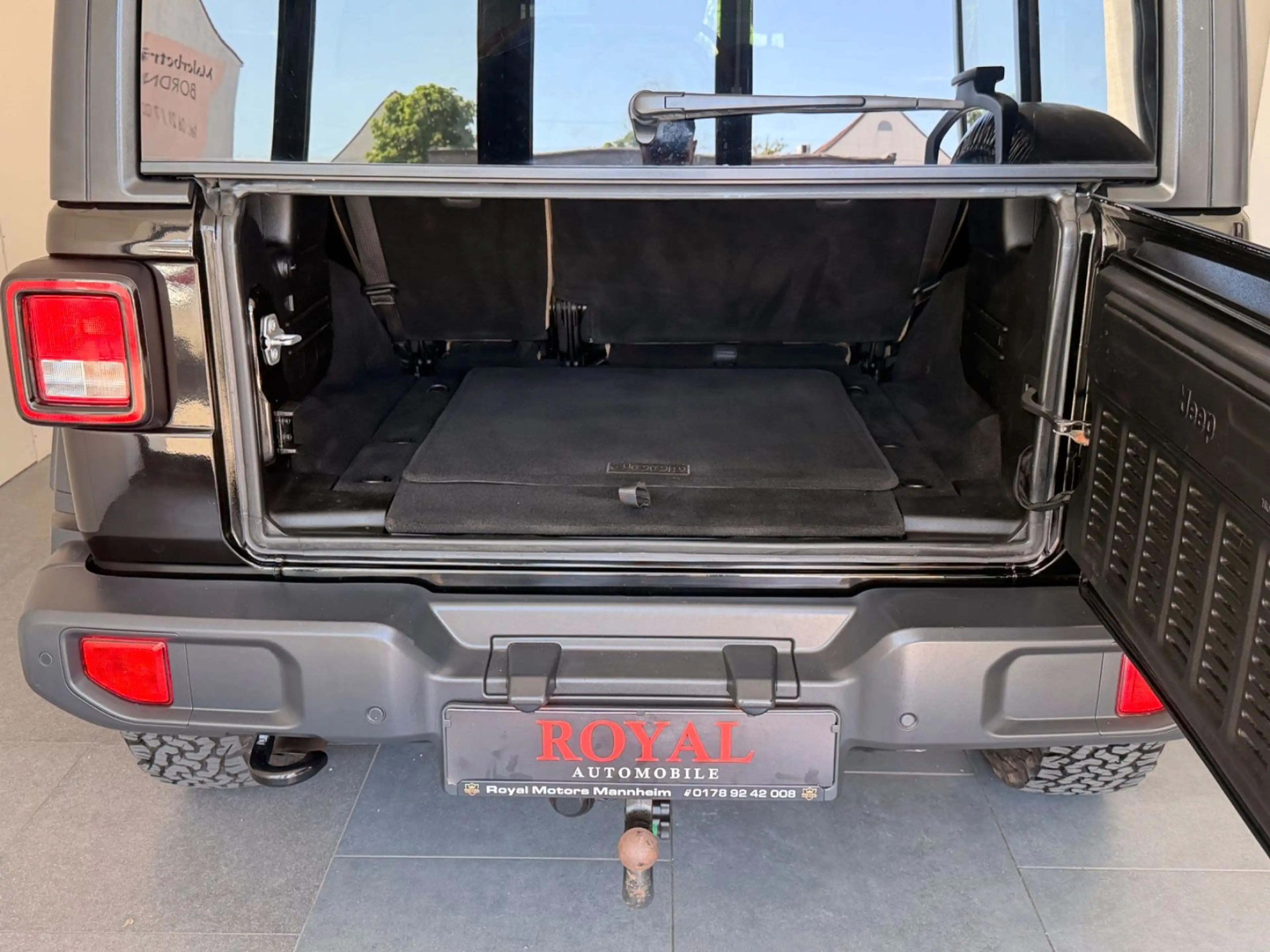 Jeep Wrangler / Wrangler Unlimited Sport — photo 10