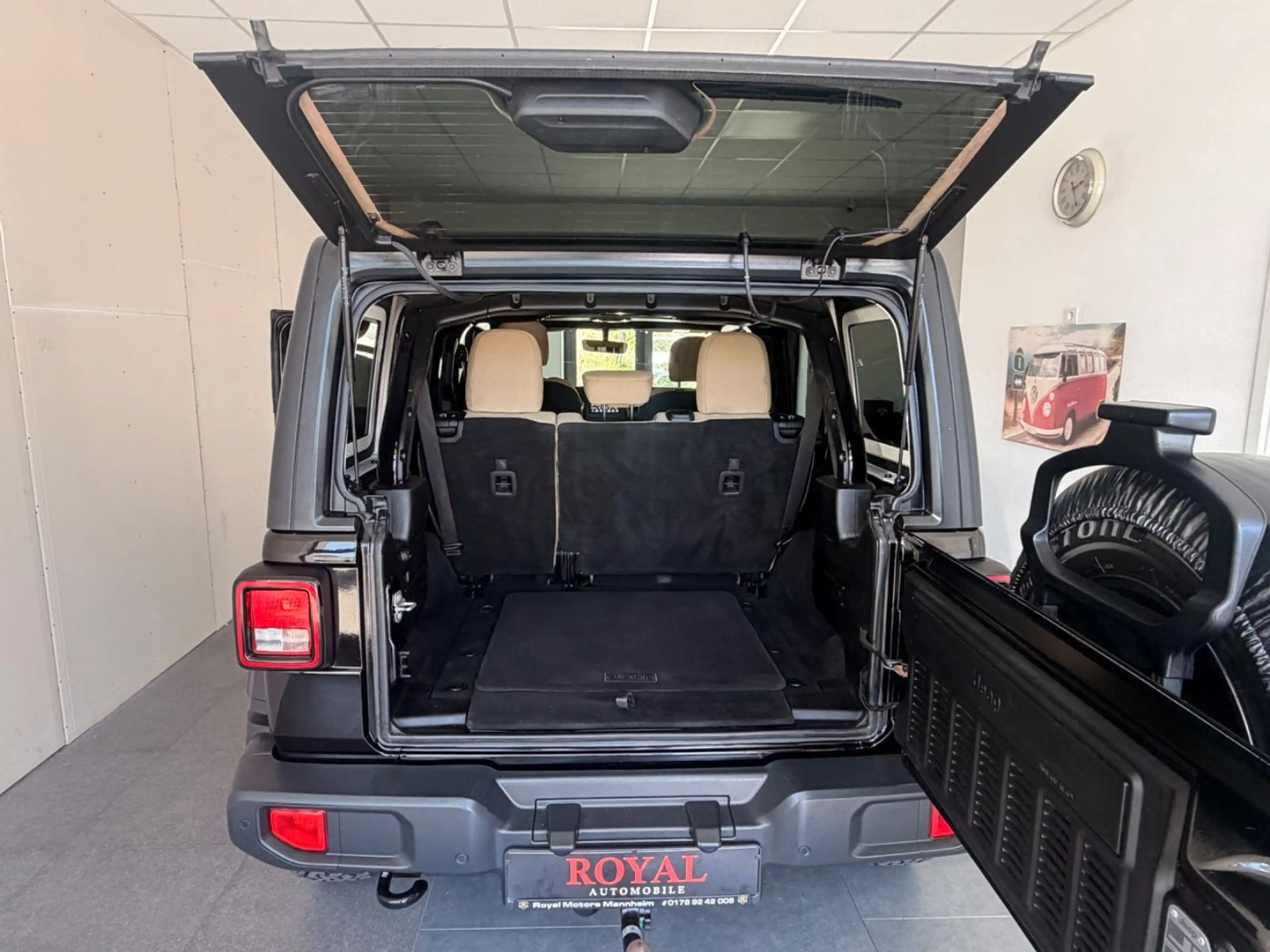 Jeep Wrangler / Wrangler Unlimited Sport — photo 9