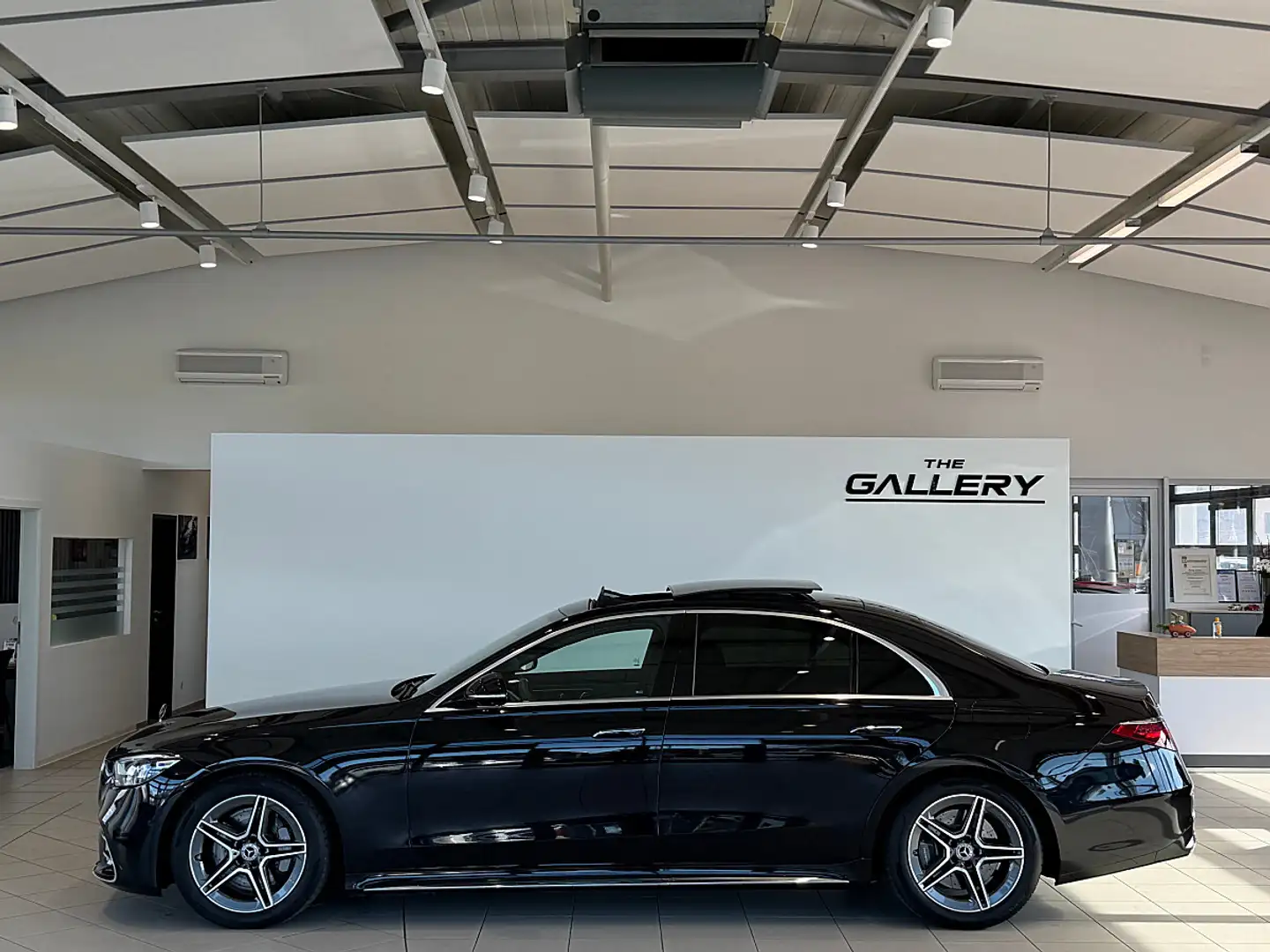 Mercedes-Benz S 580 e lang Aut.*AMG-Line*Panorama*1.Hand*Luft*360° Schwarz - 1