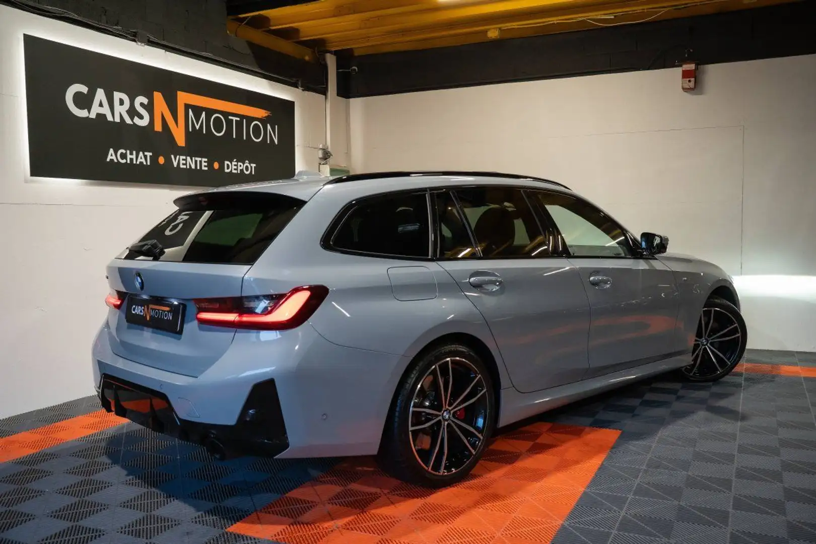 BMW 330 Touring 330dA xDrive 286ch M Sport - Immat française / Historique Grau - 2