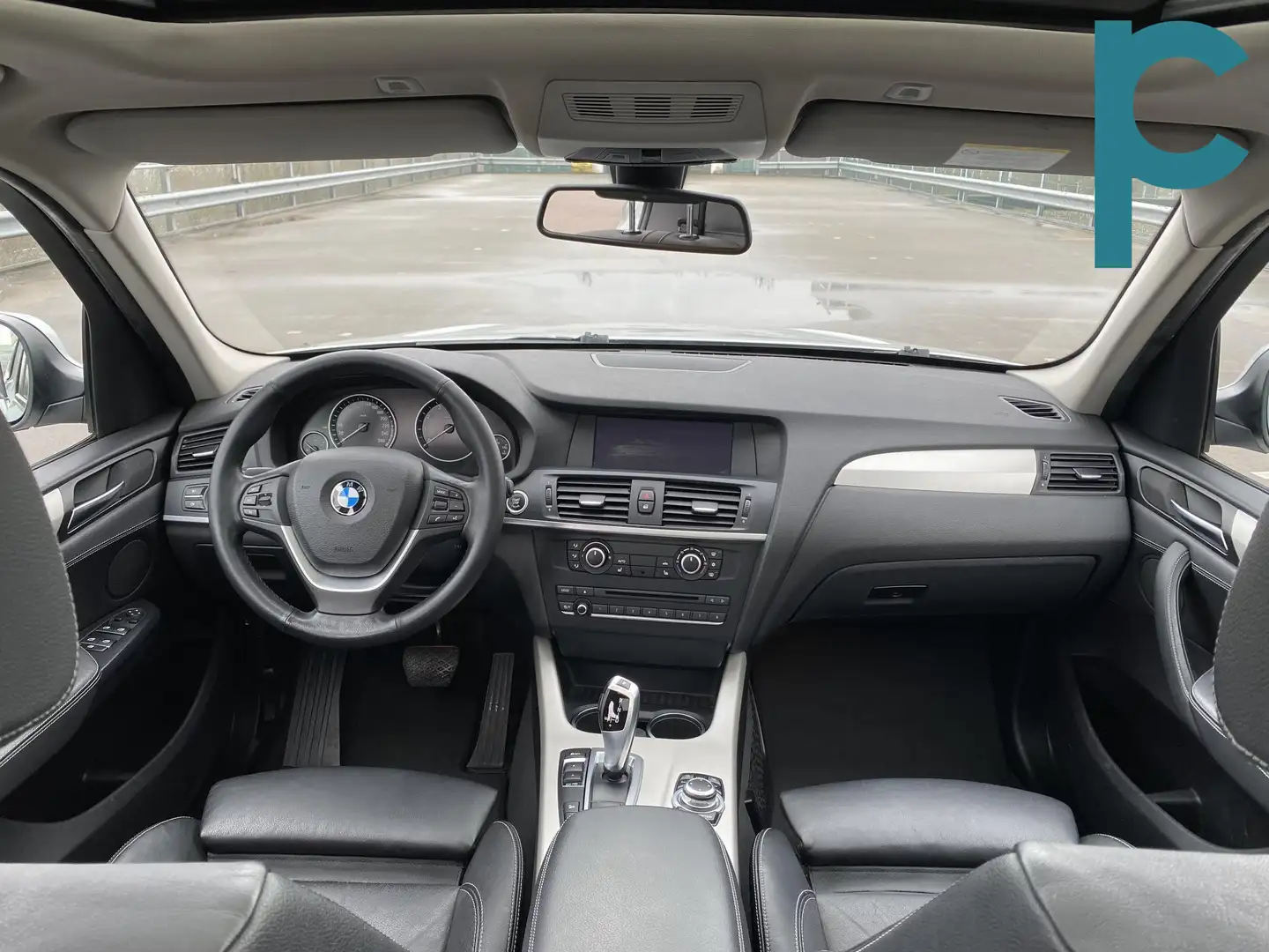 BMW X3 xDrive20i Pano Volleder Navigatie Sportstoelen Win Grijs - 2