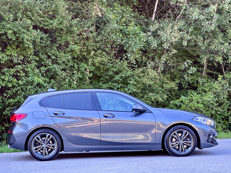 BMW 120 d xDrive Sport Line AHK*LED*NAVI*SHADOW-LINE* — photo 3