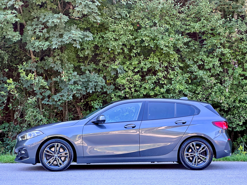 BMW 120 d xDrive Sport Line AHK*LED*NAVI*SHADOW-LINE* — photo 6