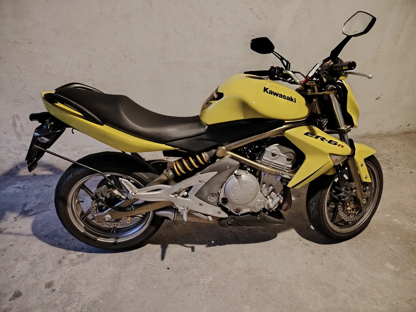 Kawasaki ER - 6 N Giallo - 1