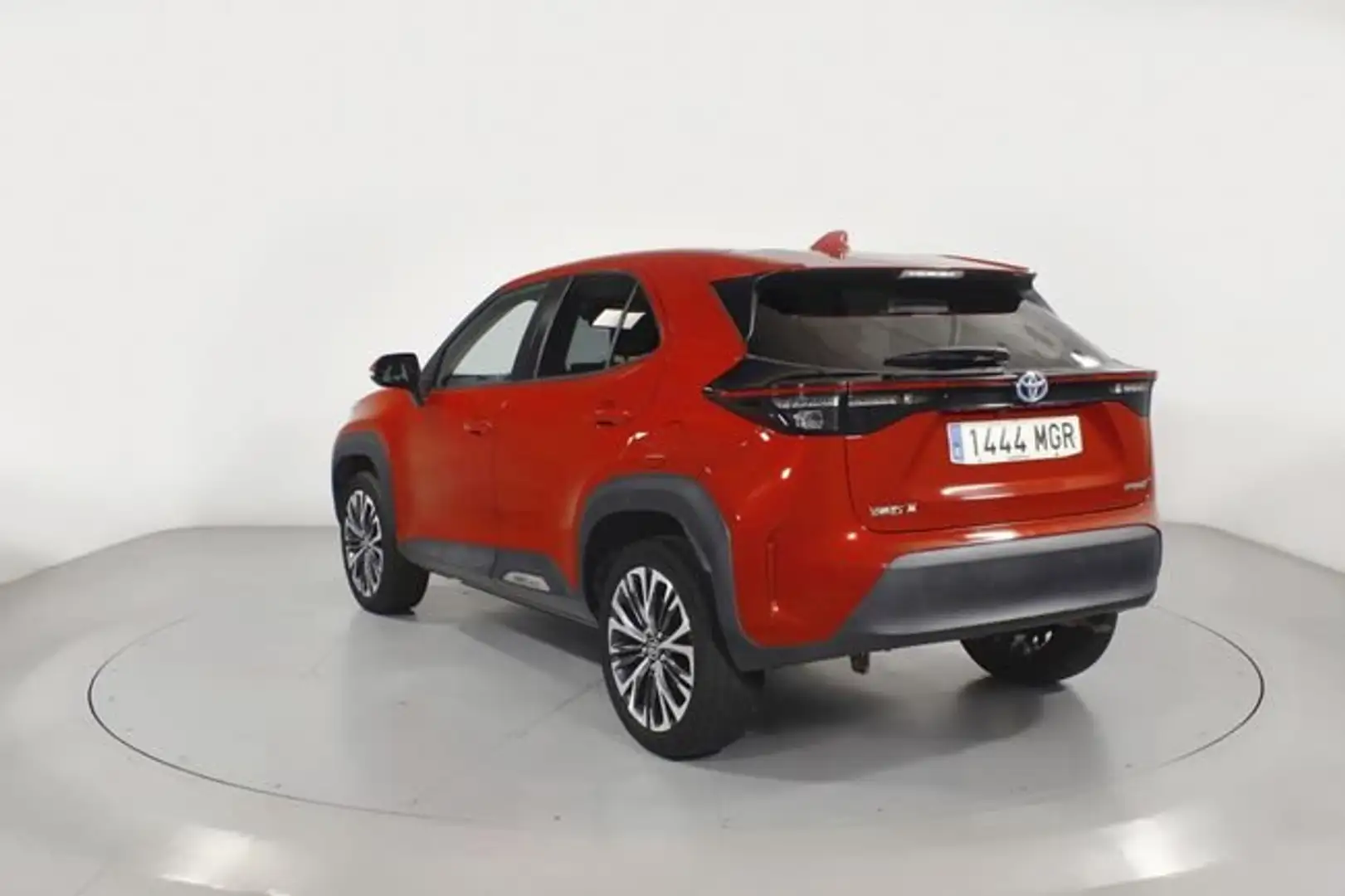 Toyota Yaris Cross 1.5 VVT-I HYBRID STYLE PLUS 5P Rojo - 2