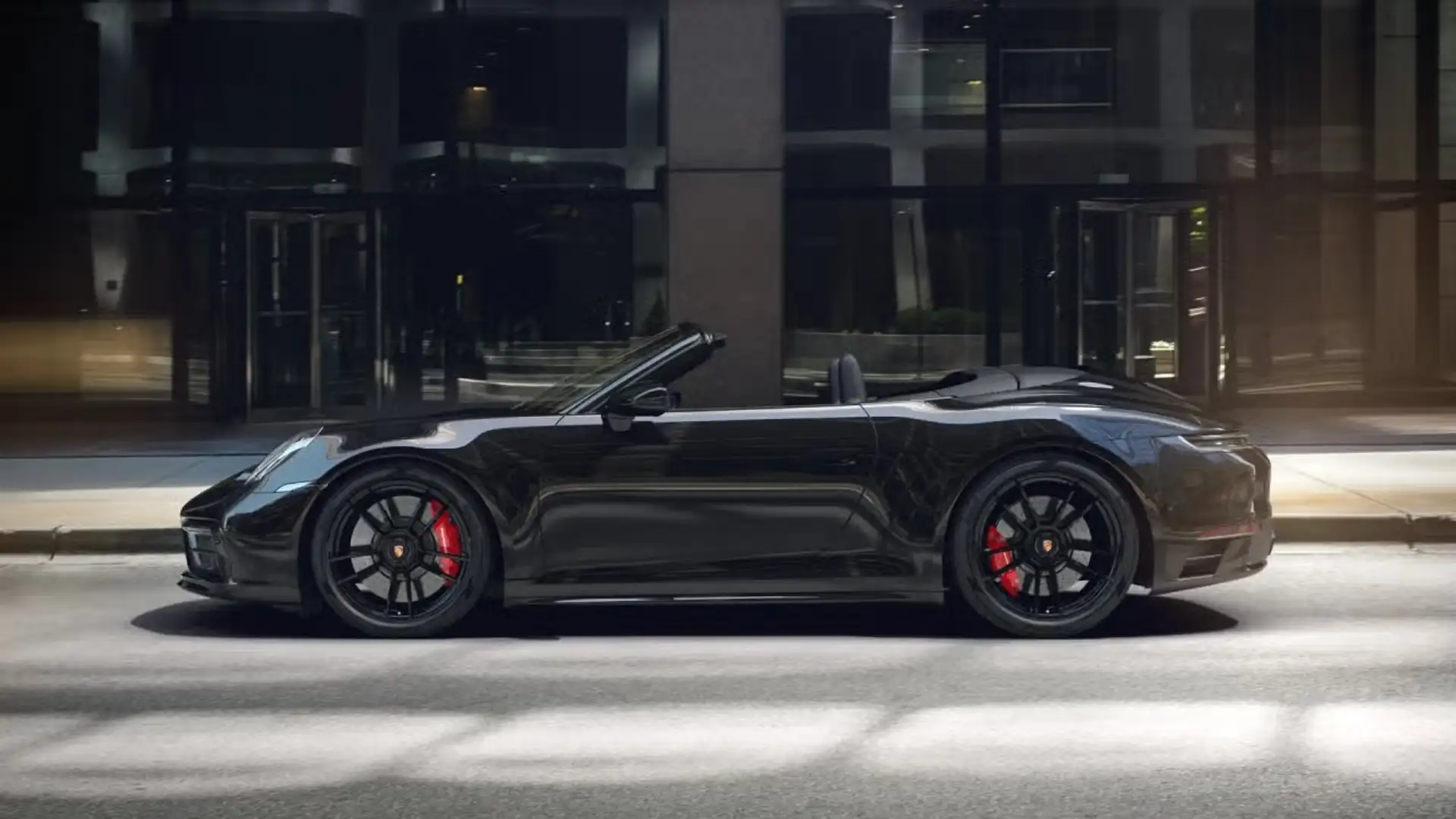 Porsche 992 Carrera GTS Cabriolet Zwart - 2
