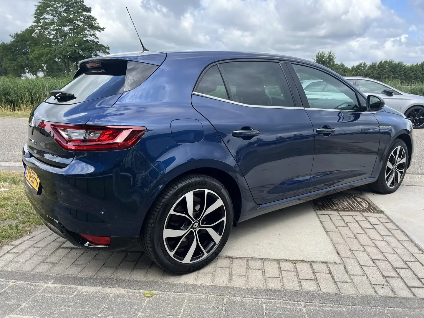 Renault Megane 1.3 TCe Bose 140PK / Camera / Groot scherm / Aut. Blau - 2