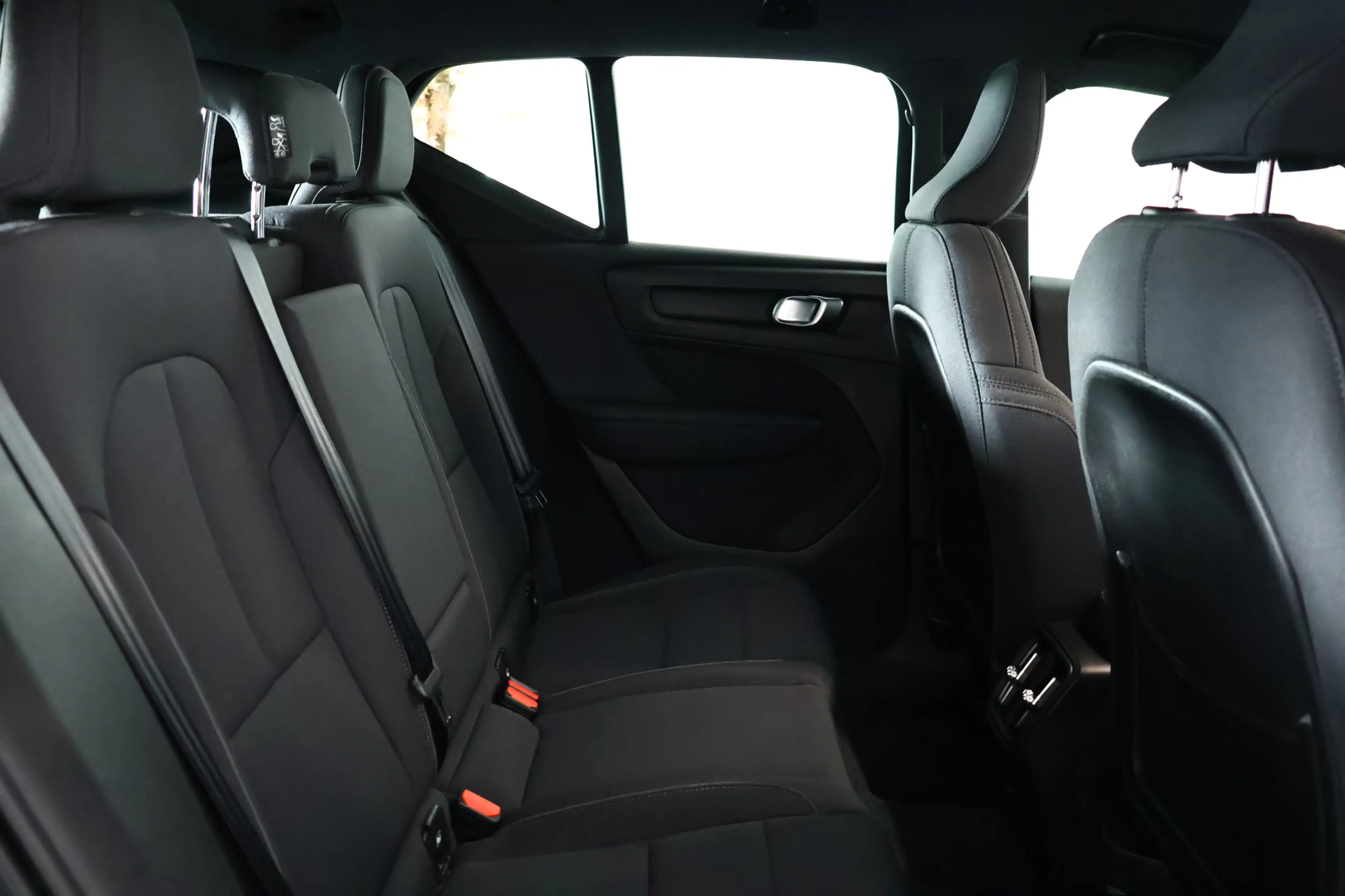 Volvo XC40 Recharge Plus 70 kWh / Navigatie / Pilot Assist / — photo 13