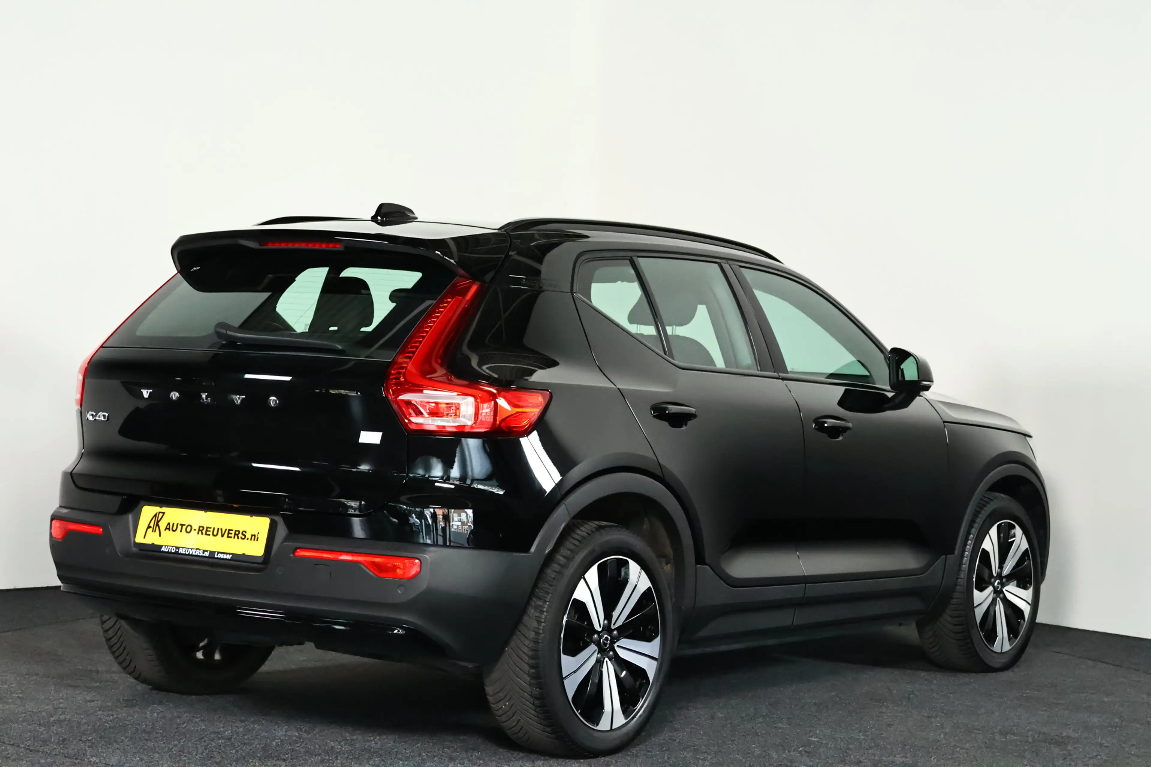 Volvo XC40 Recharge Plus 70 kWh / Navigatie / Pilot Assist / — photo 2