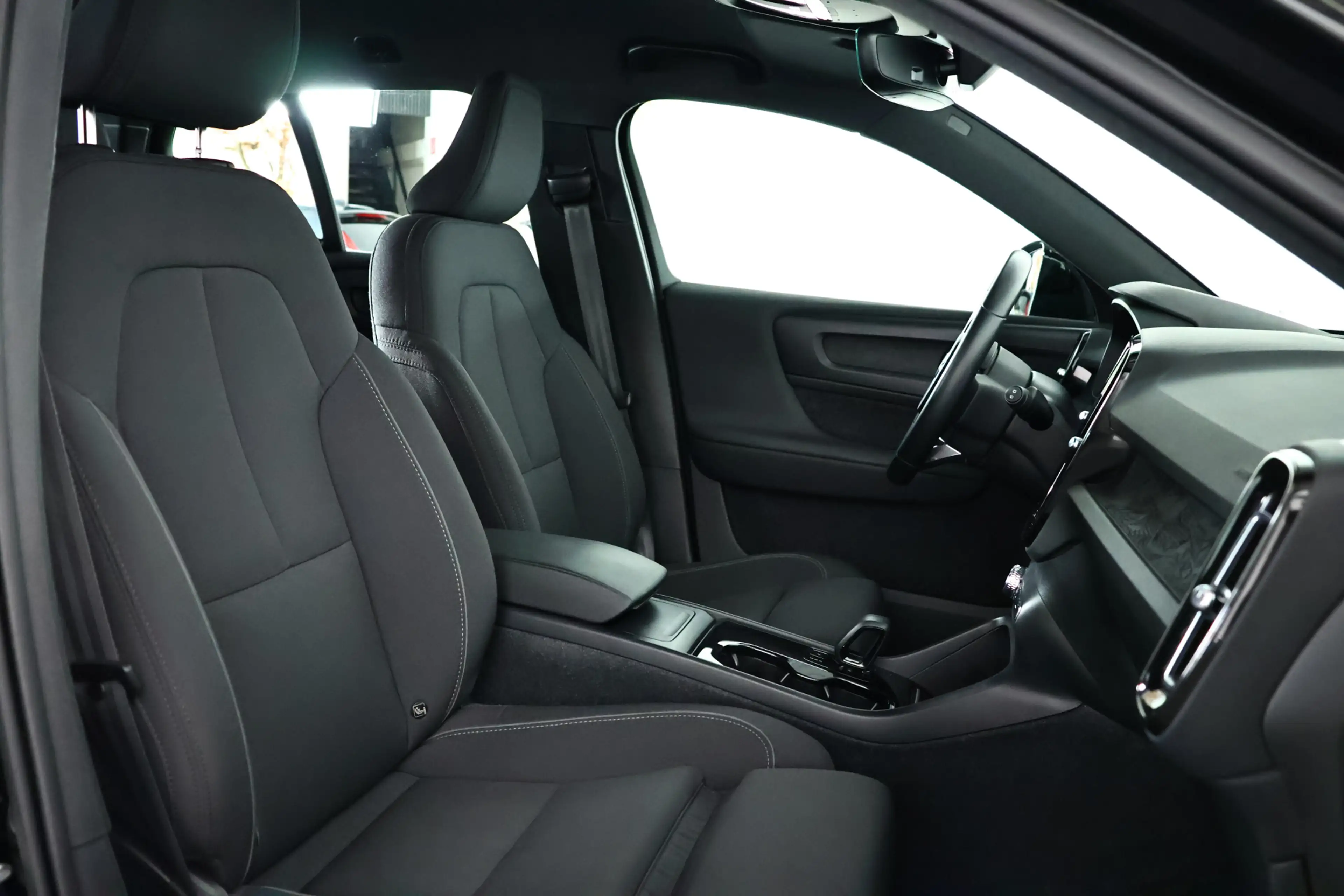 Volvo XC40 Recharge Plus 70 kWh / Navigatie / Pilot Assist / — photo 14