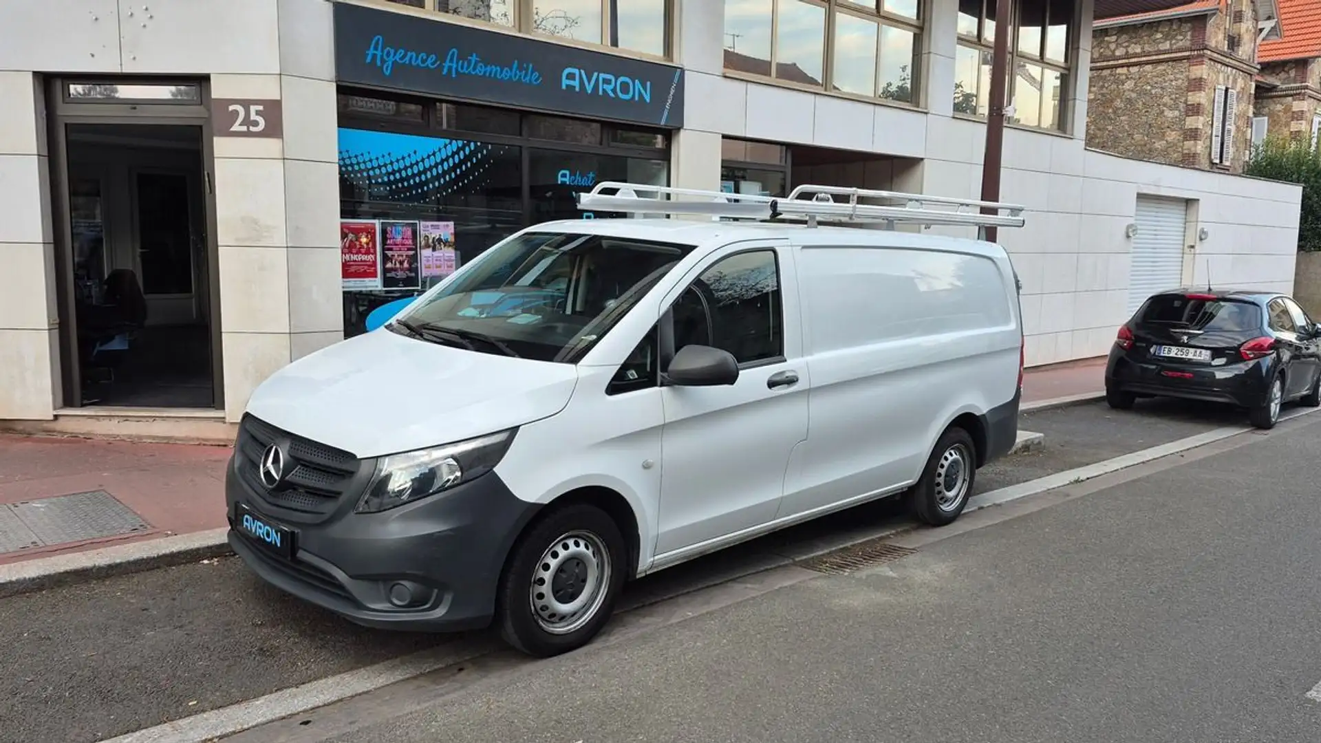 Mercedes-Benz Vito III FOURGON 2.0 114 CDI 136 CH LONG BVA RWD PRO L2H1 Weiß - 1