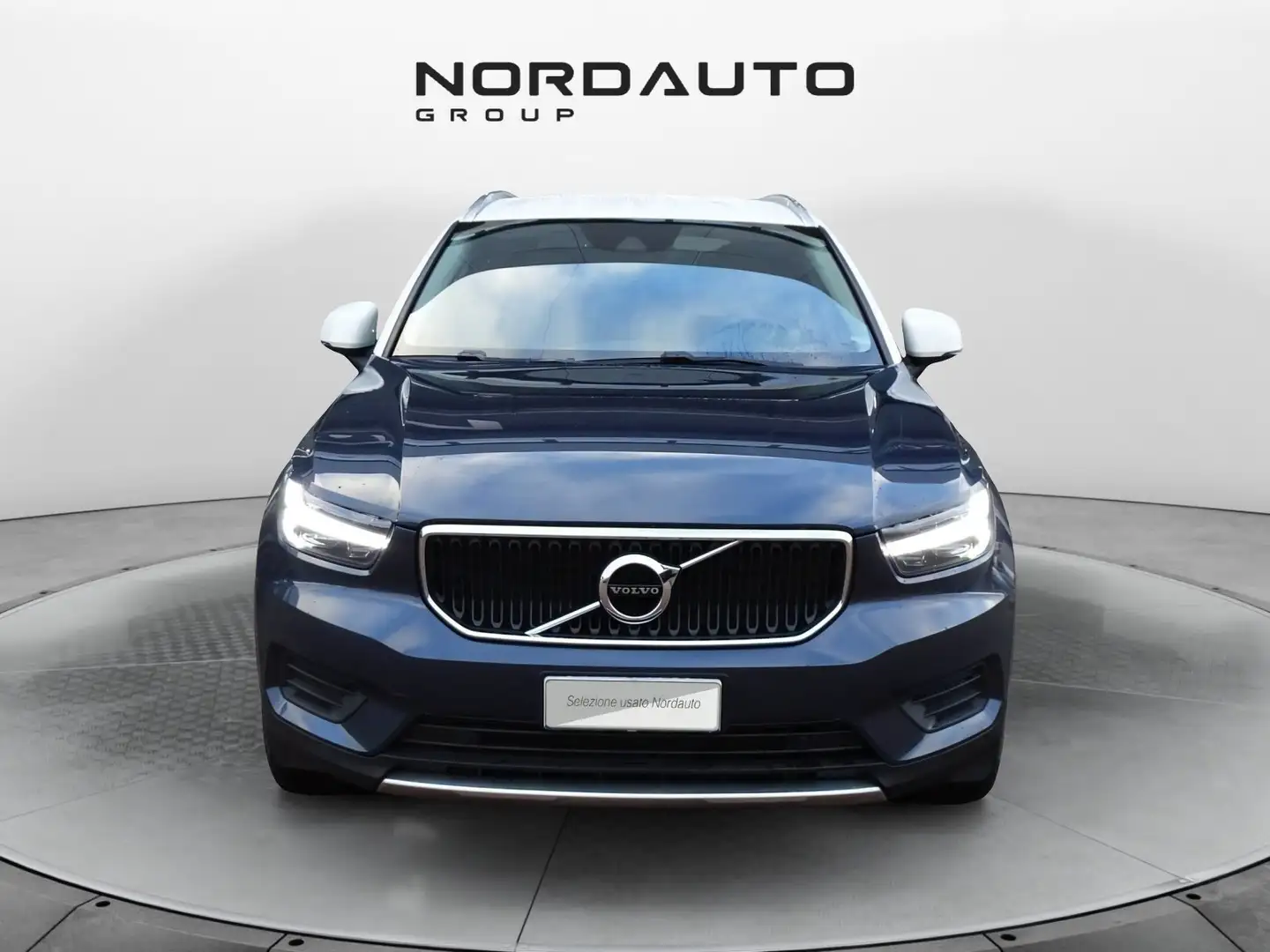 Volvo XC40 (2017-->) B4 AWD Geartronic Momentum Blau - 2