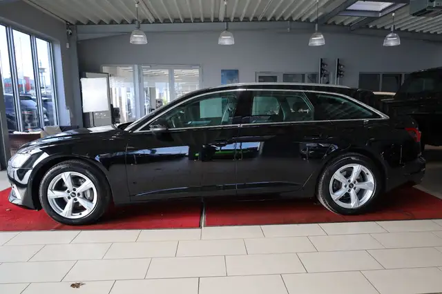 Audi A6 Avant view 2