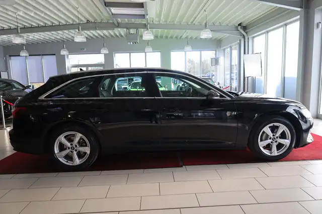Audi A6 Avant view 8