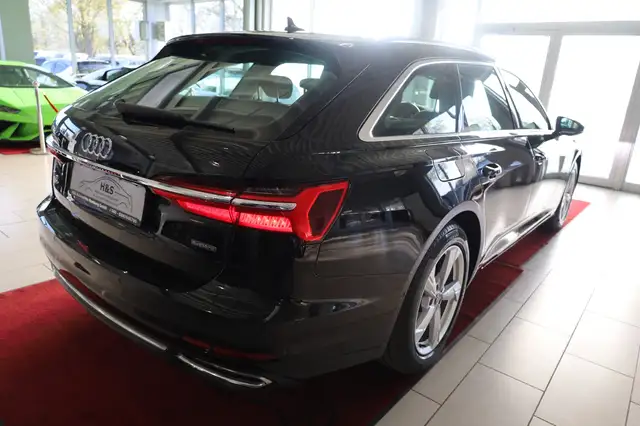 Audi A6 Avant view 7