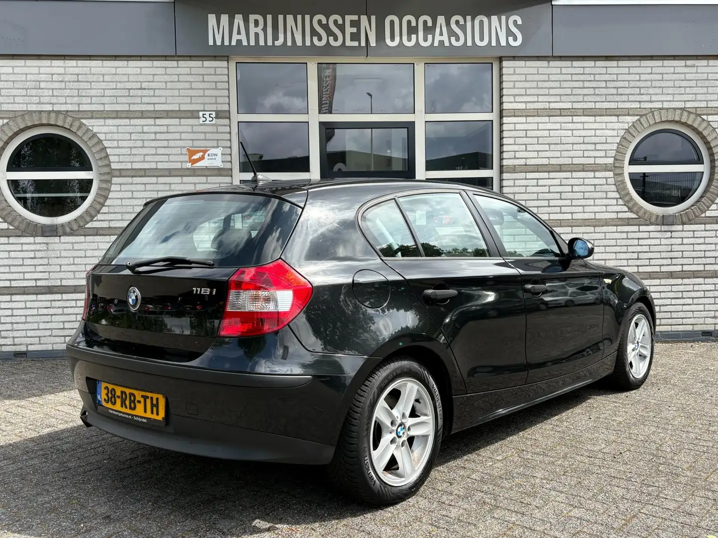 BMW 118 1-serie 118i |AIRCO,CRUISE| Zwart - 2