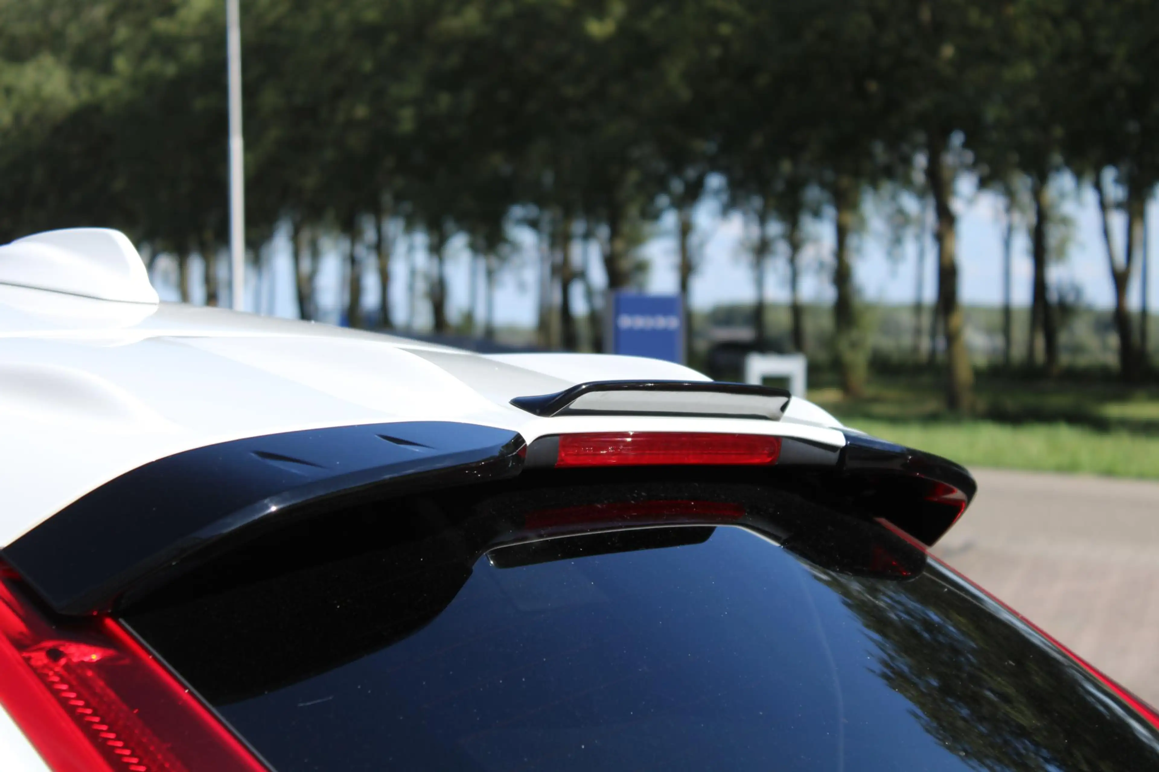Volvo V40 2.0 T5 Carbon Edition | Active Bi-Xenon koplampen — photo 10