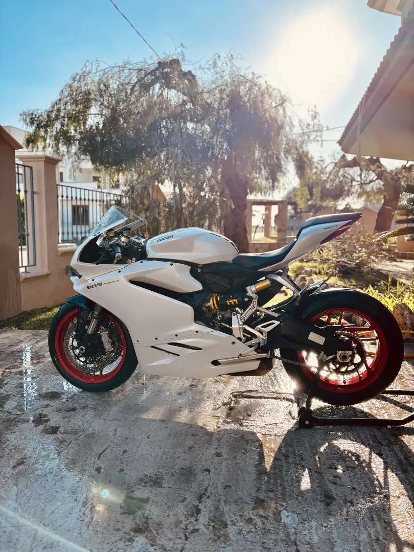 Ducati 959 Panigale white silk - 1
